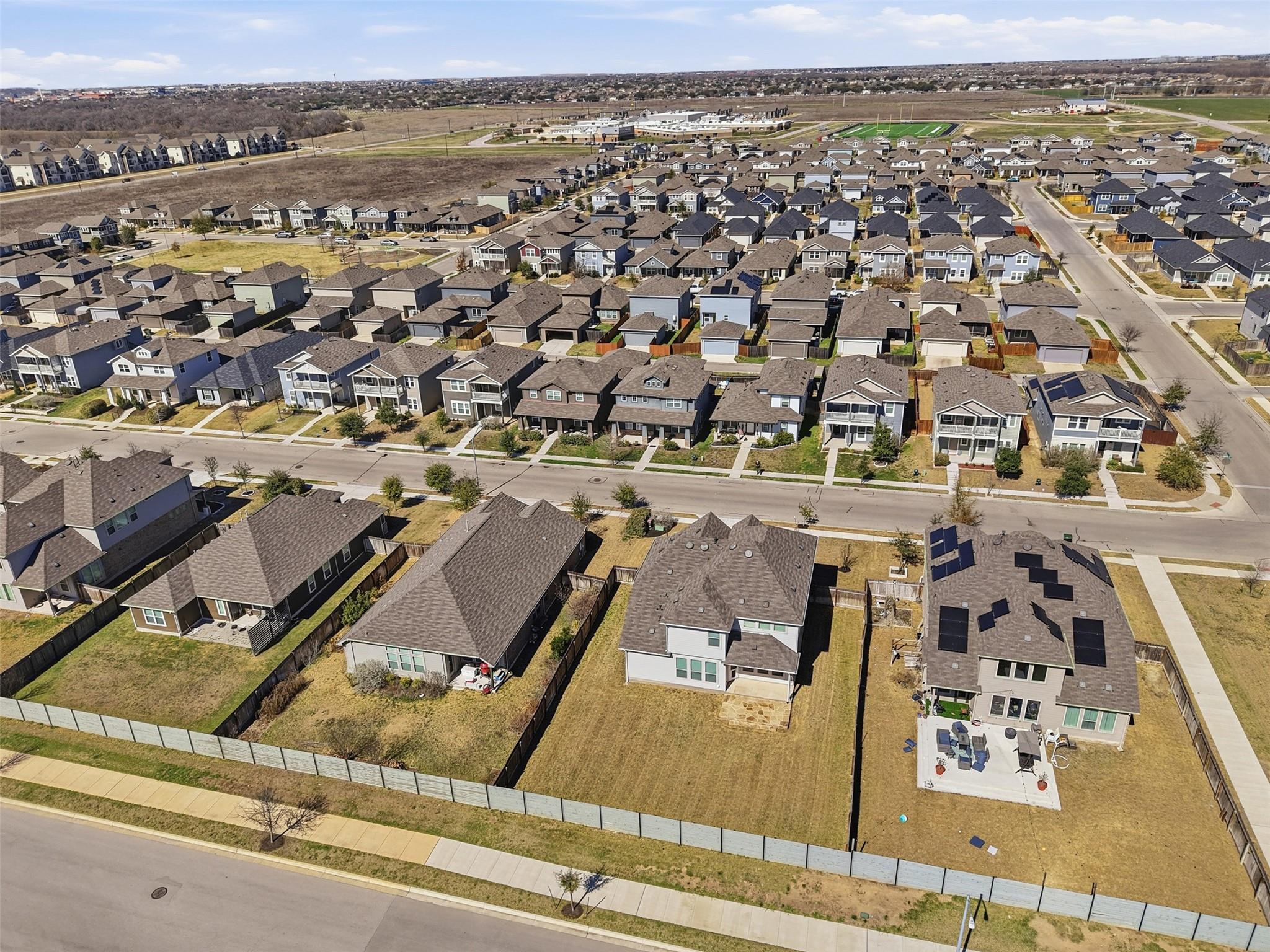 316 Clearlake Dr, Hutto, TX 78634