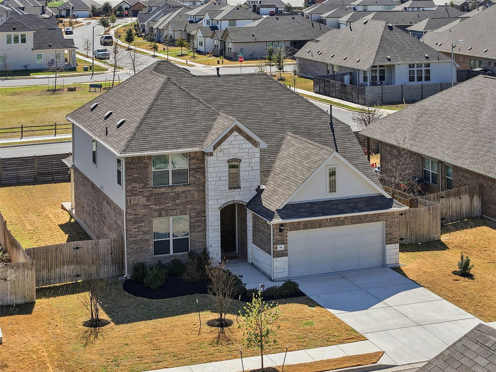 316 Clearlake Dr, Hutto, TX 78634