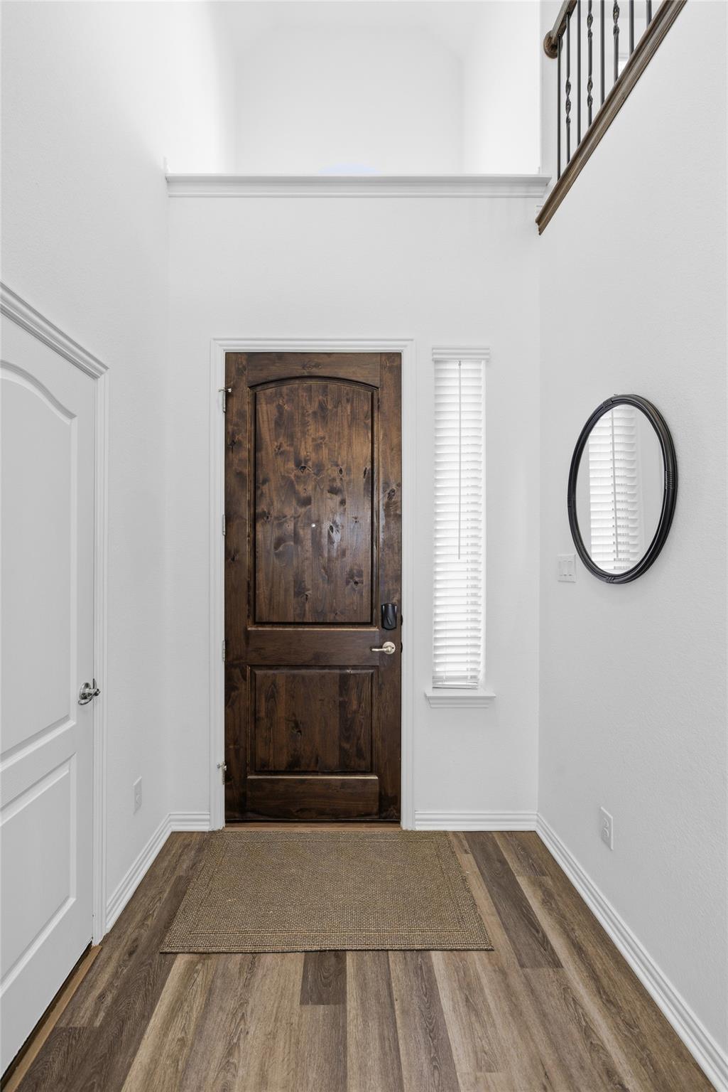 316 Clearlake Dr, Hutto, TX 78634