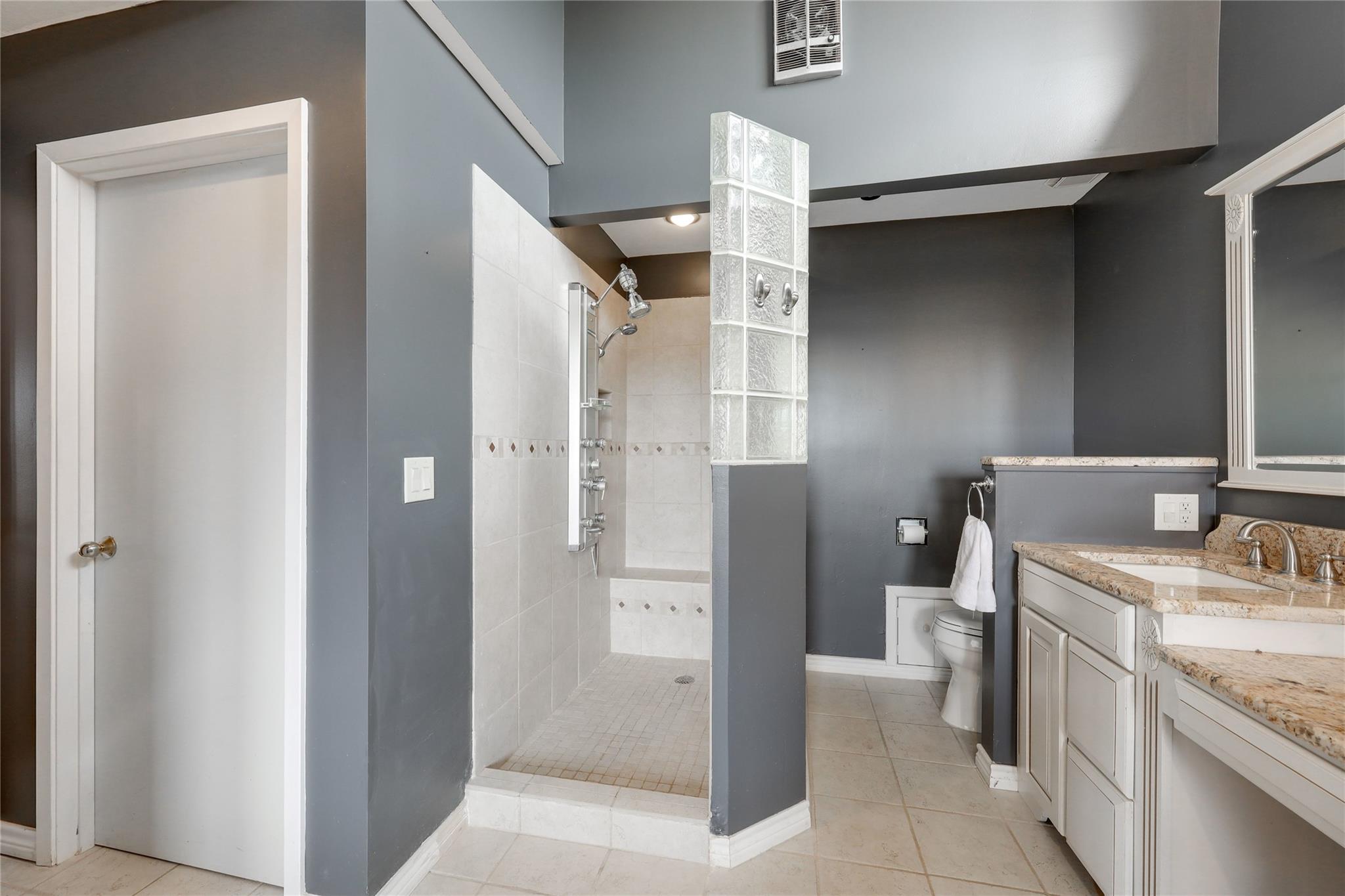 18205 Ridge Rd, Lago Vista, TX 78645