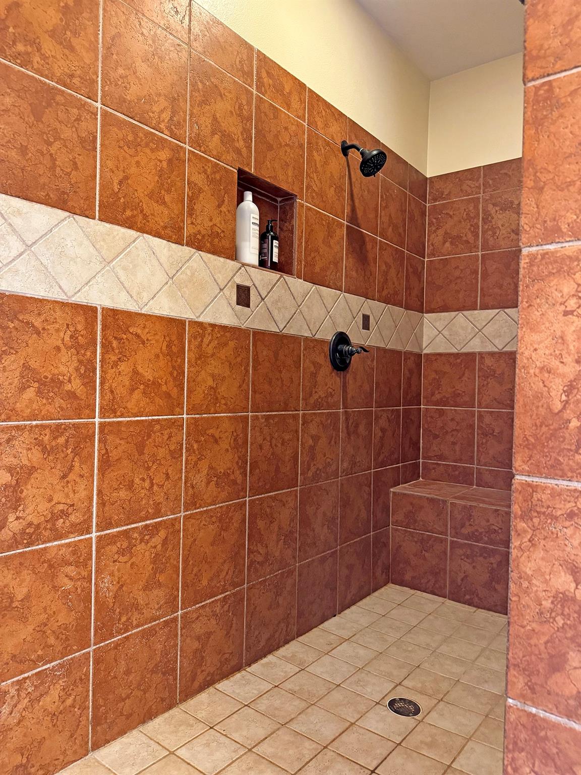 591 E Burgundy St, Port O'Connor, TX 77982