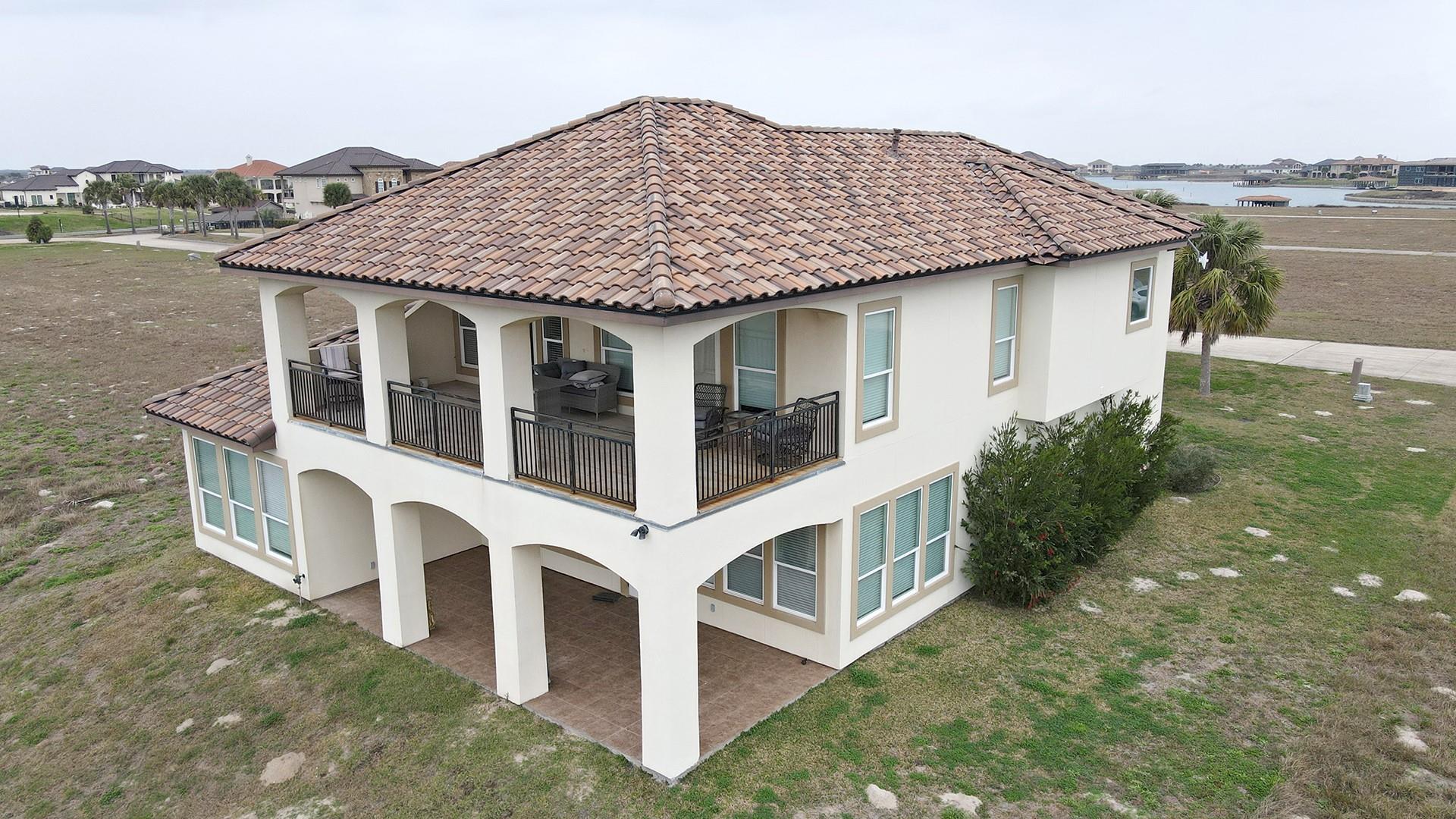 591 E Burgundy St, Port O'Connor, TX 77982