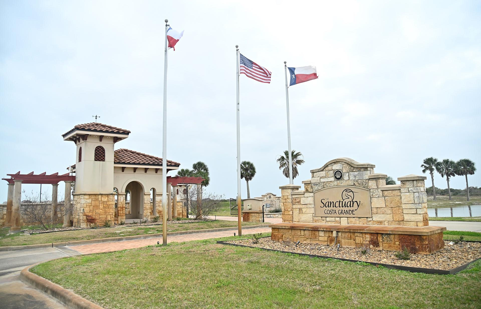 591 E Burgundy St, Port O'Connor, TX 77982