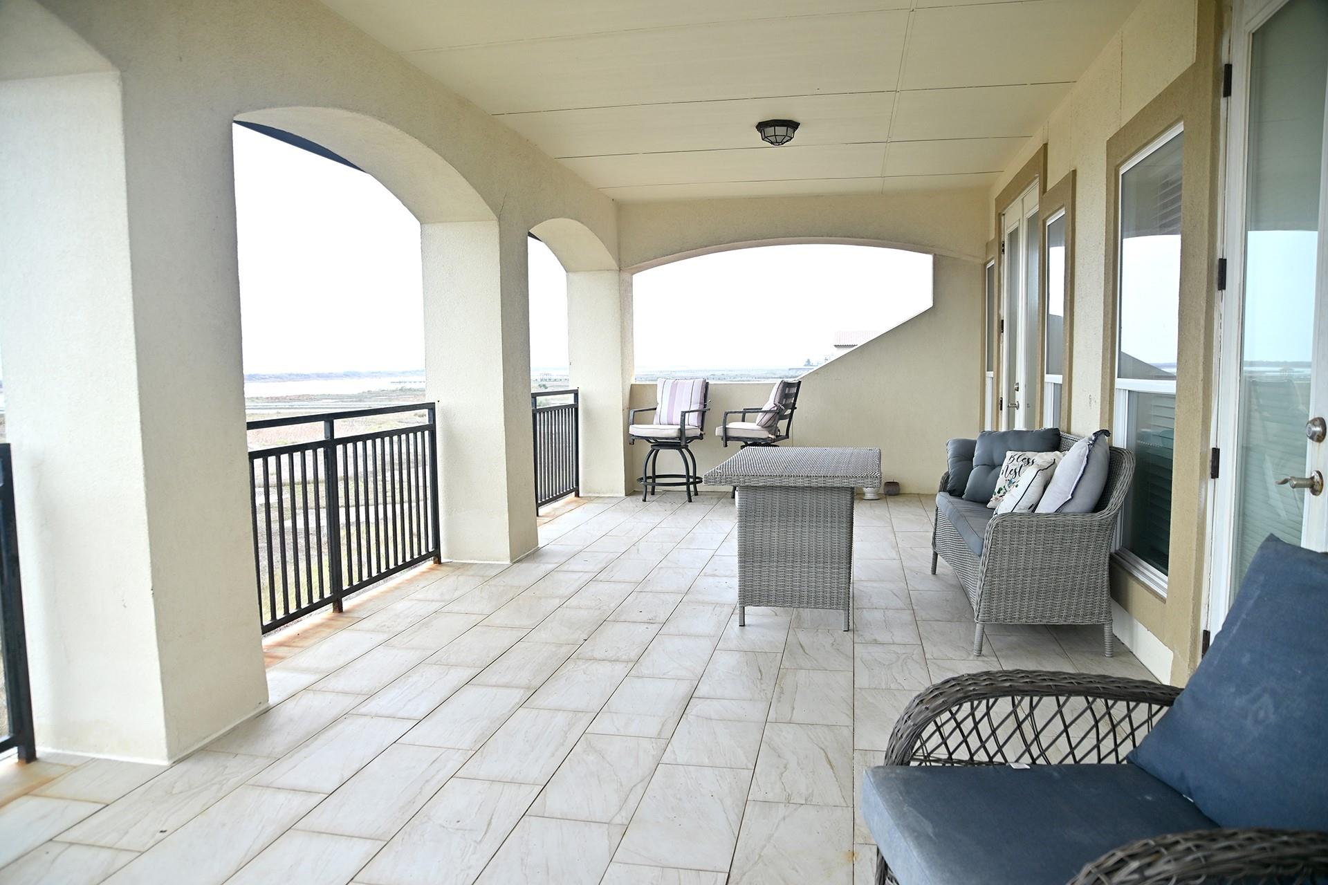 591 E Burgundy St, Port O'Connor, TX 77982