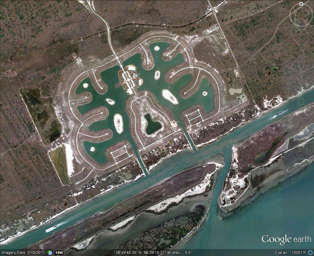 591 E Burgundy St, Port O'Connor, TX 77982