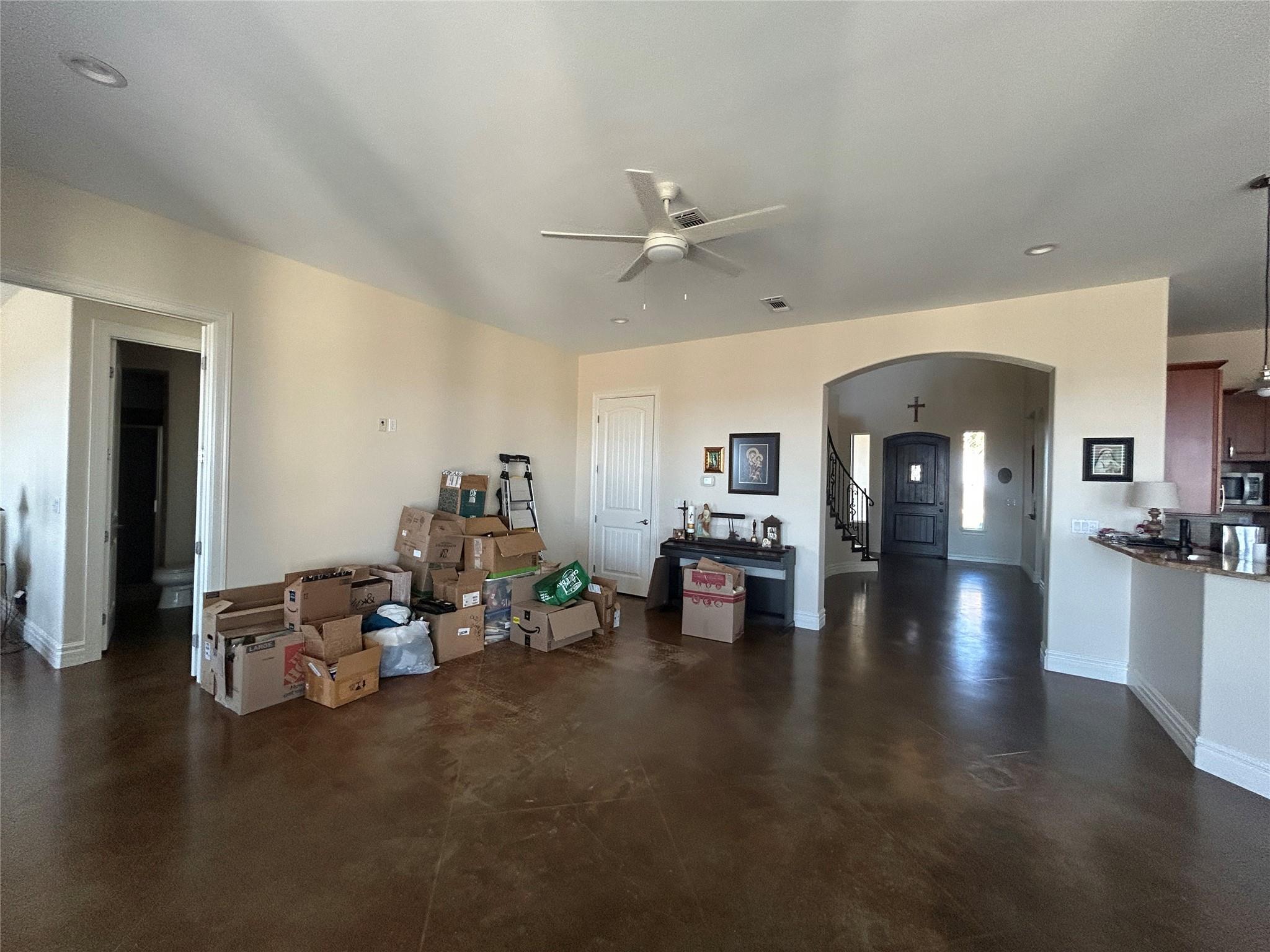 591 E Burgundy St, Port O'Connor, TX 77982