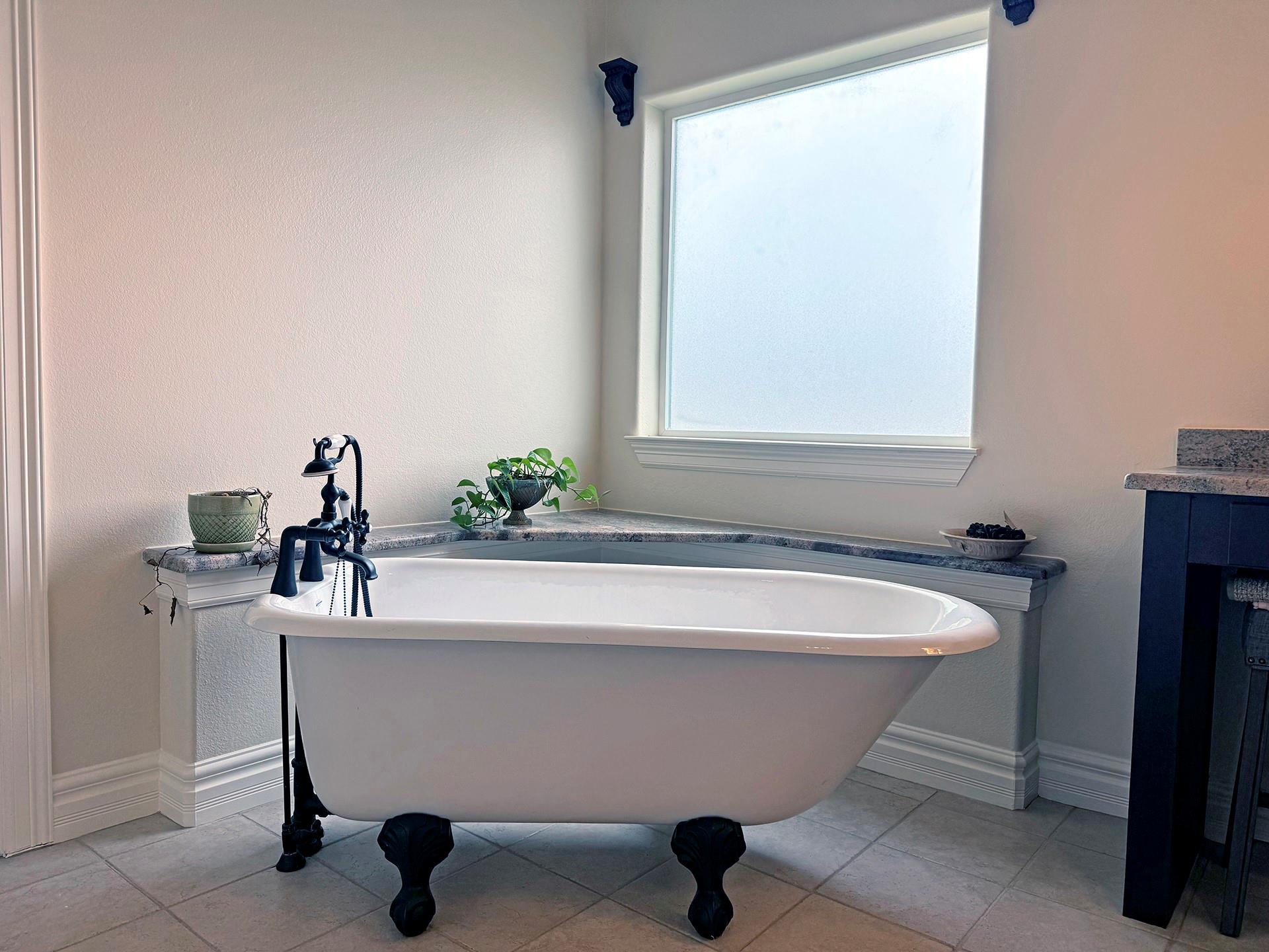 591 E Burgundy St, Port O'Connor, TX 77982