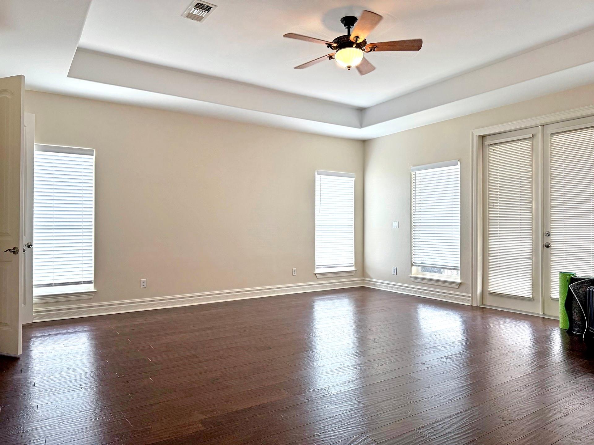 591 E Burgundy St, Port O'Connor, TX 77982