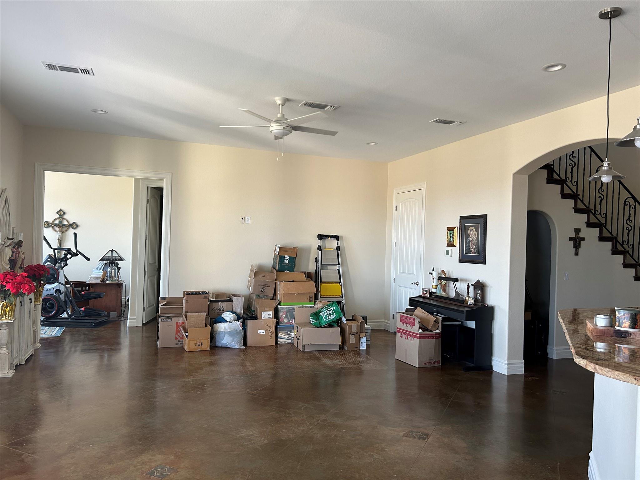 591 E Burgundy St, Port O'Connor, TX 77982