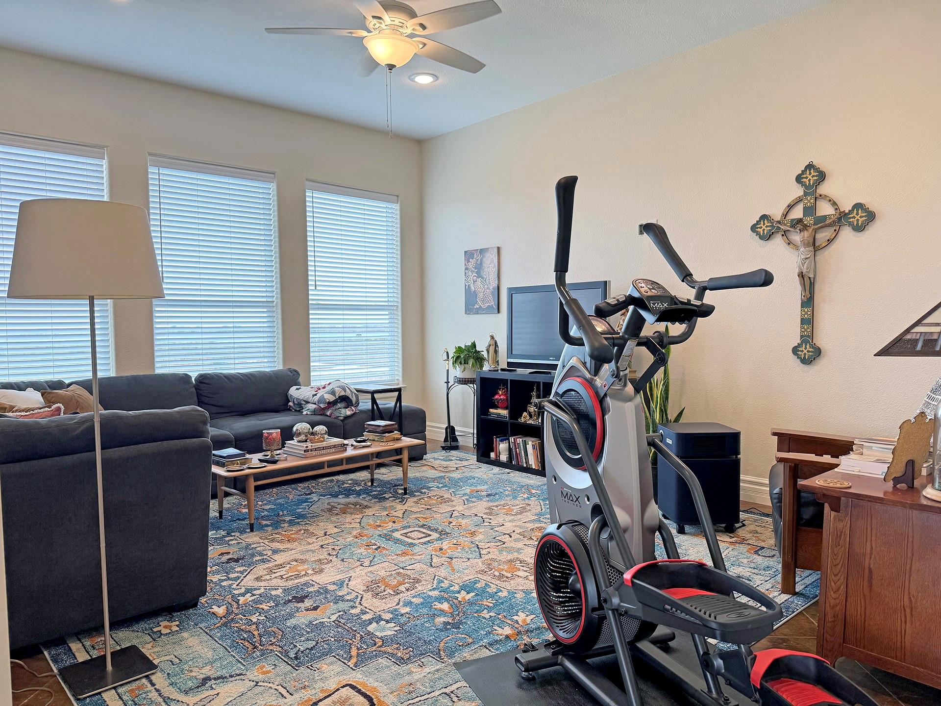 591 E Burgundy St, Port O'Connor, TX 77982