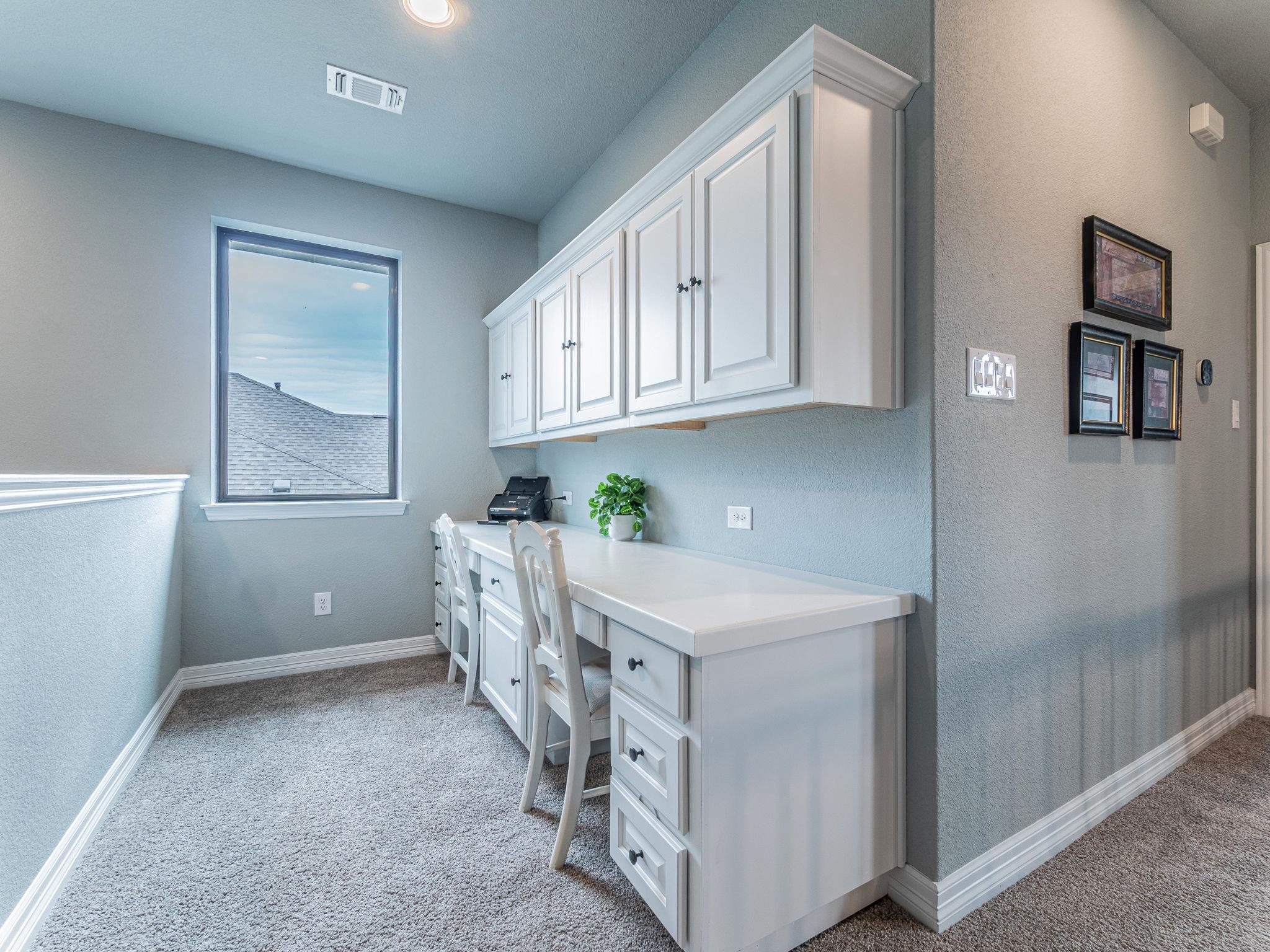 112 HOLLYTREE Ct, Georgetown, TX 78628