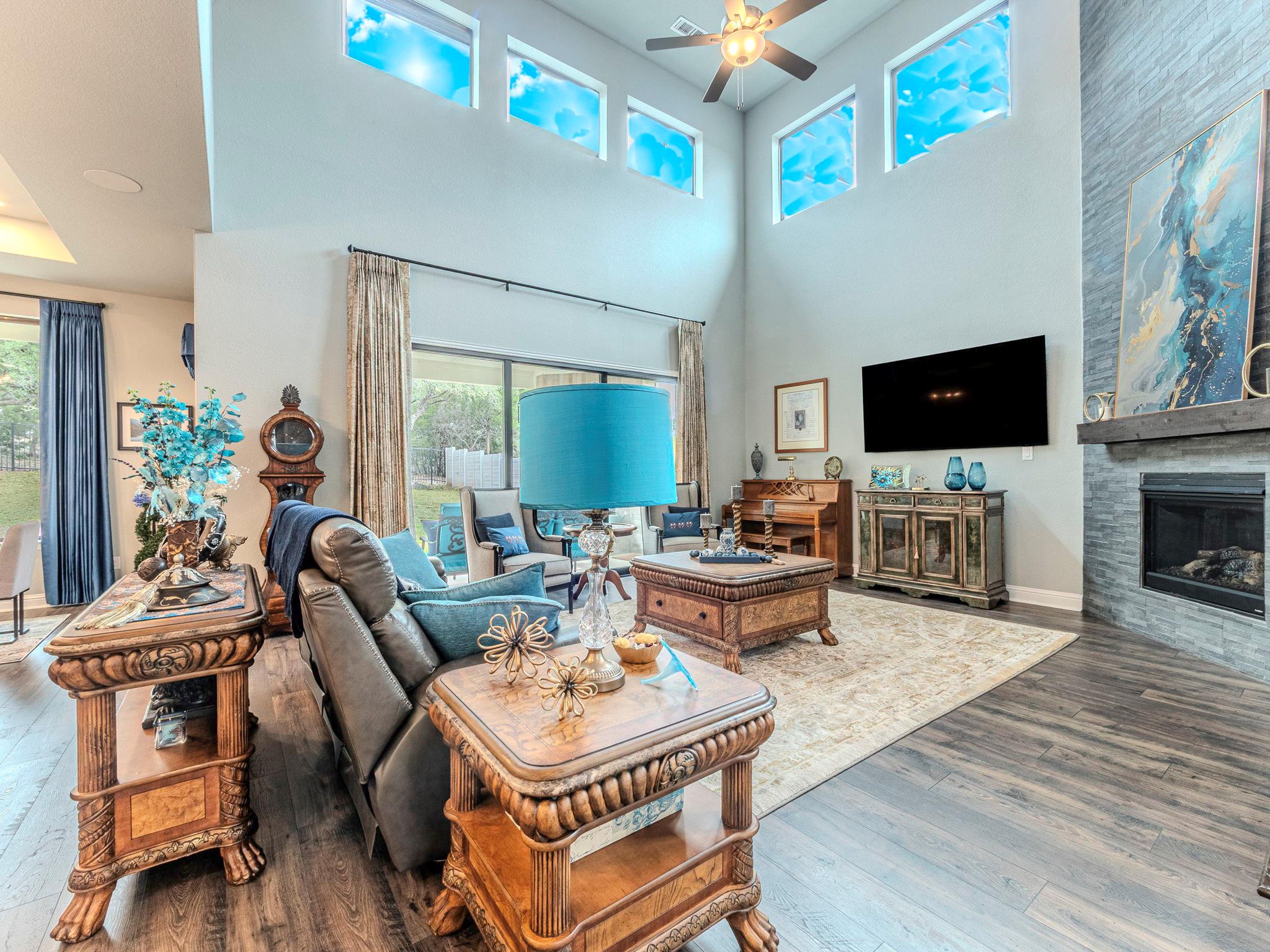 112 HOLLYTREE Ct, Georgetown, TX 78628