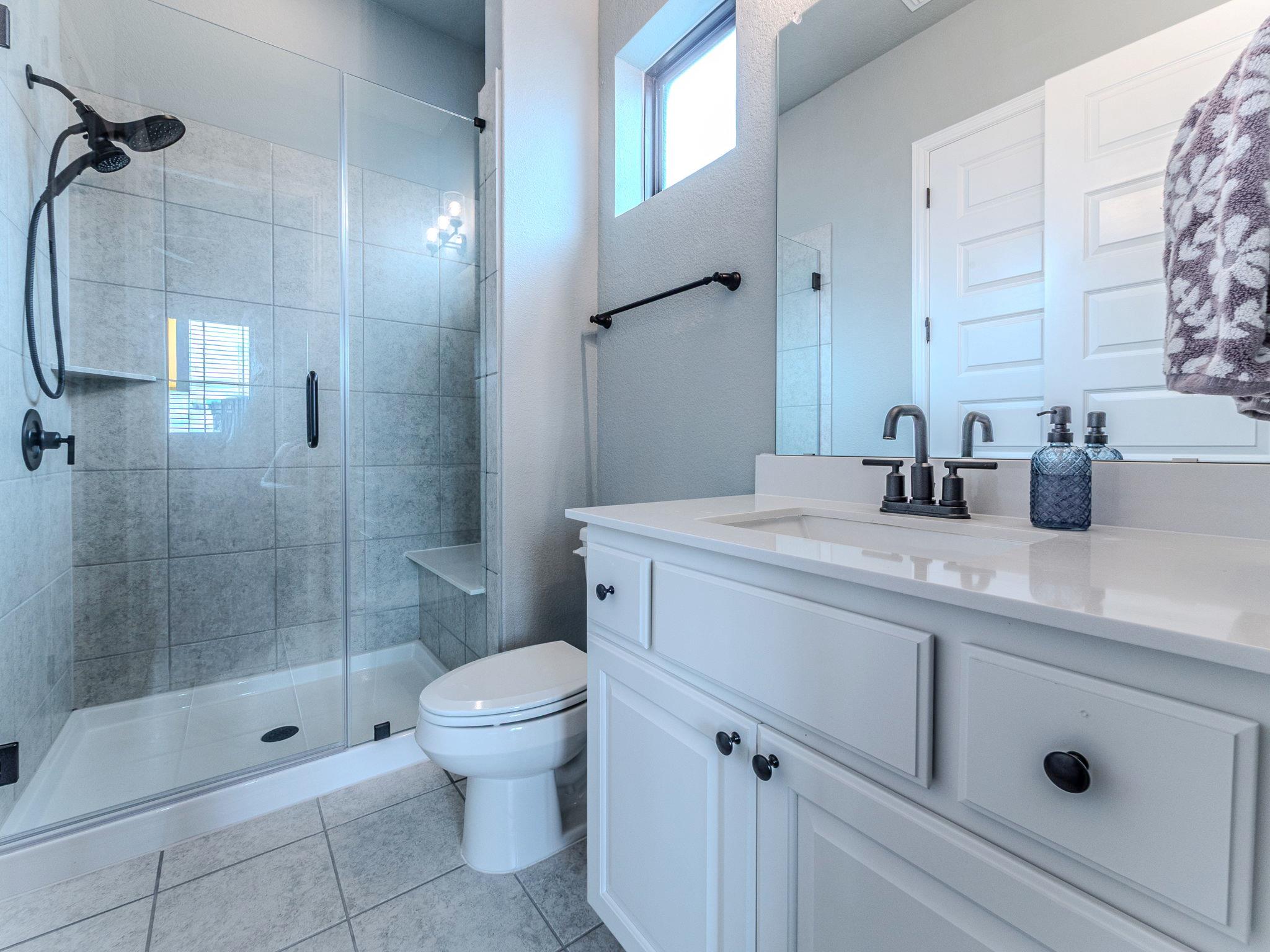 112 HOLLYTREE Ct, Georgetown, TX 78628