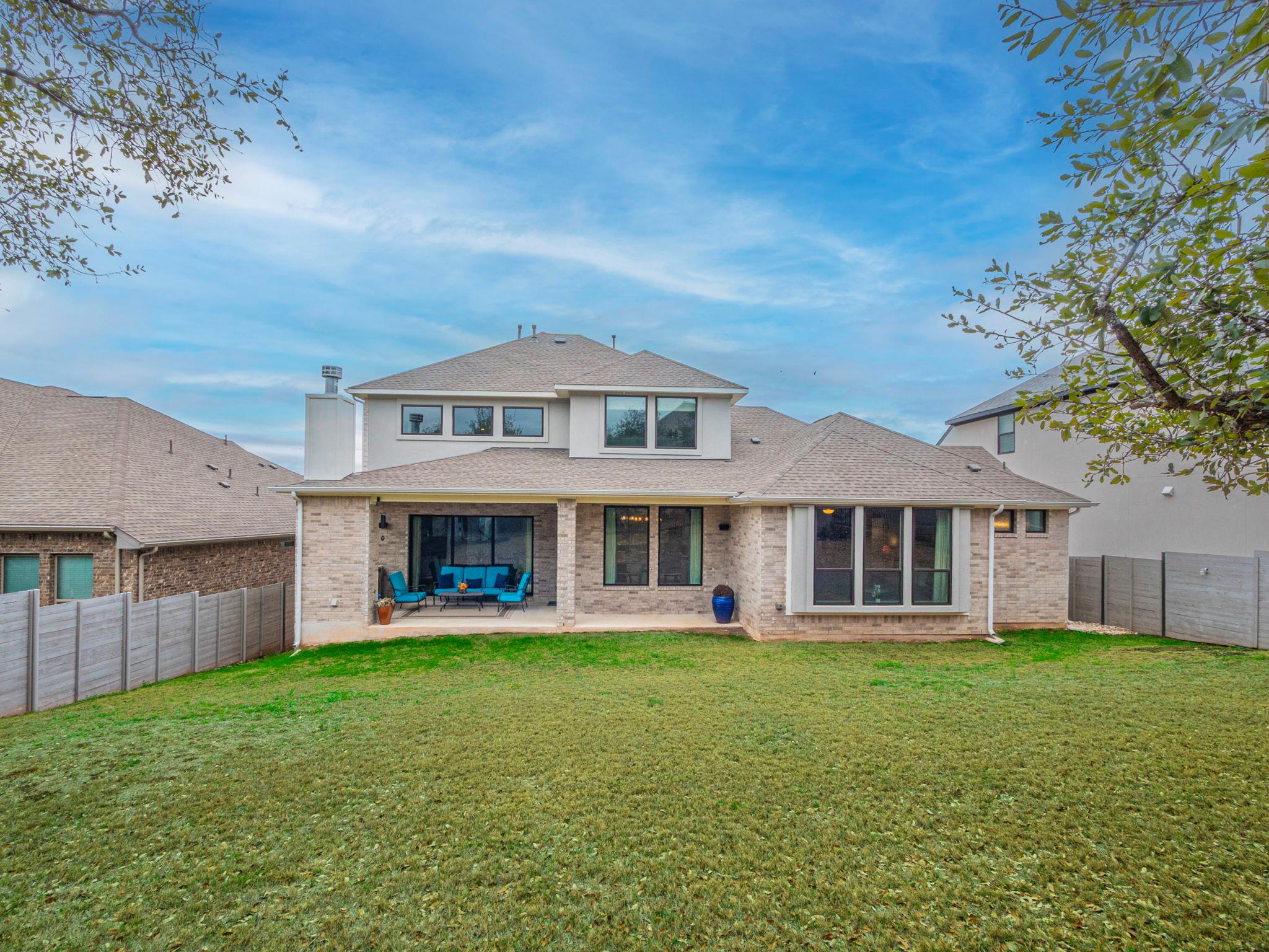 112 HOLLYTREE Ct, Georgetown, TX 78628