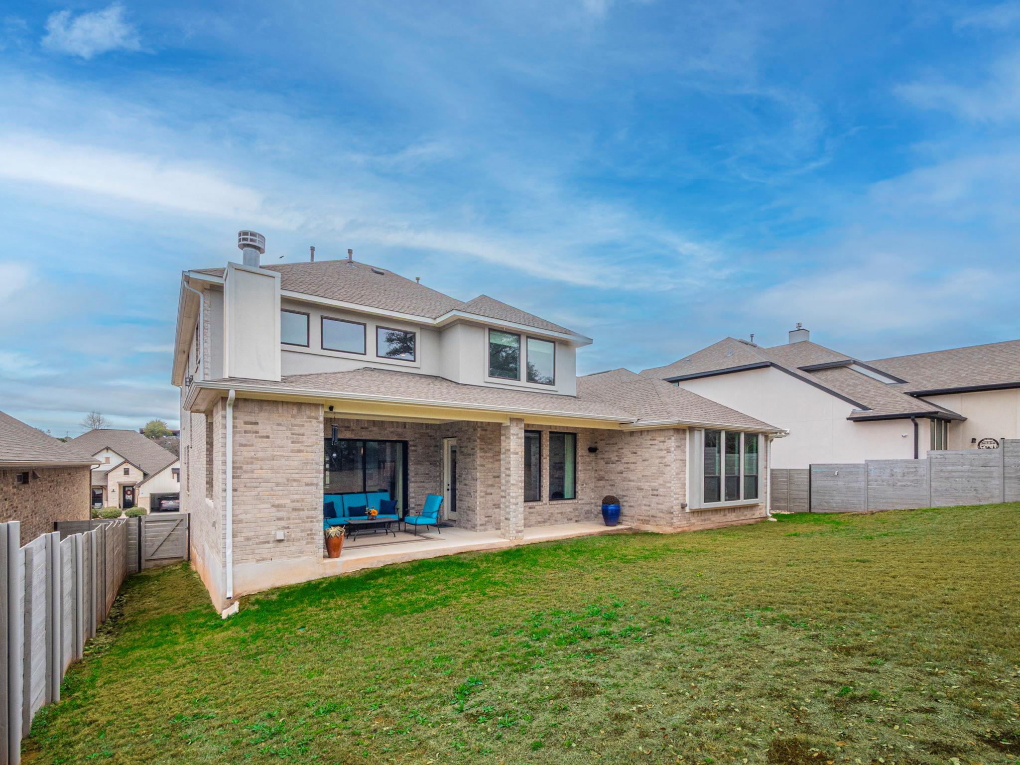 112 HOLLYTREE Ct, Georgetown, TX 78628