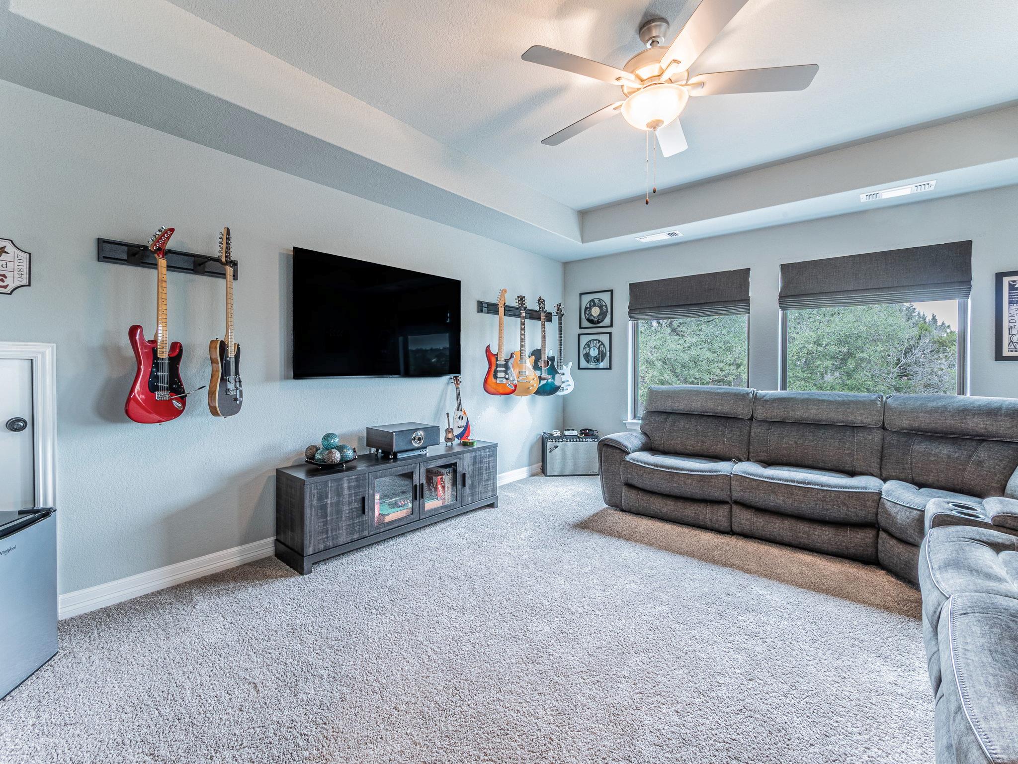 112 HOLLYTREE Ct, Georgetown, TX 78628