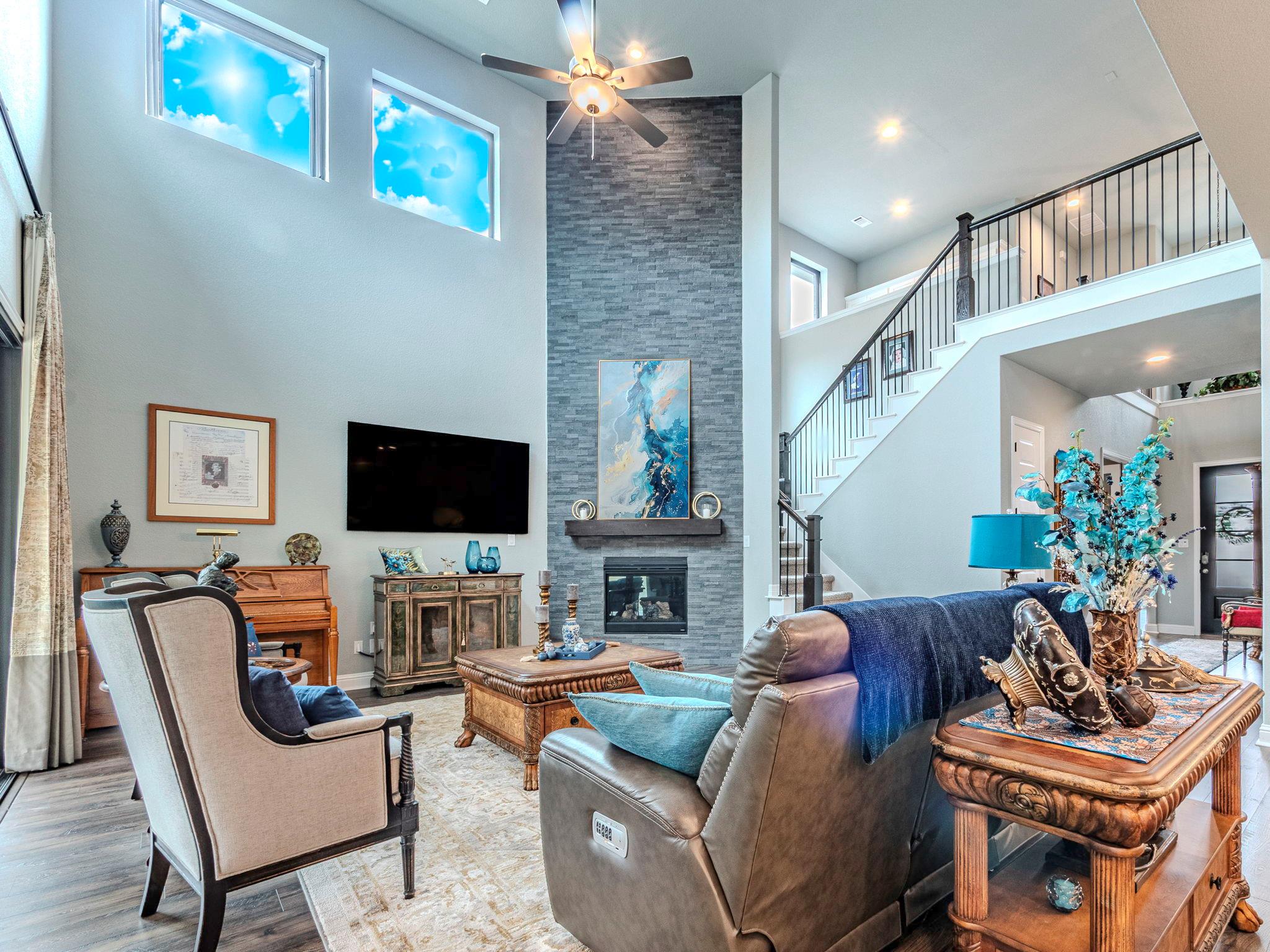 112 HOLLYTREE Ct, Georgetown, TX 78628