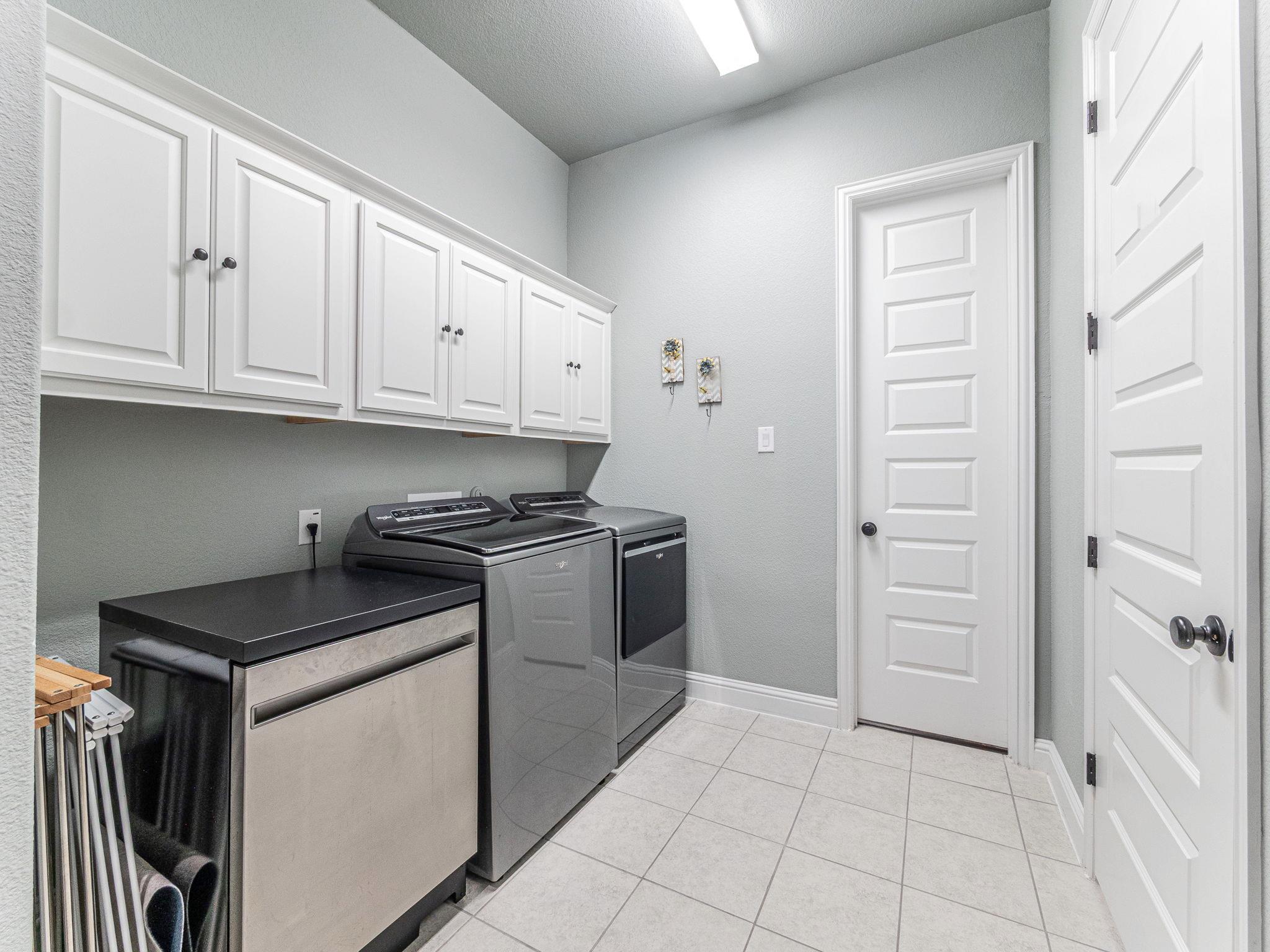 112 HOLLYTREE Ct, Georgetown, TX 78628