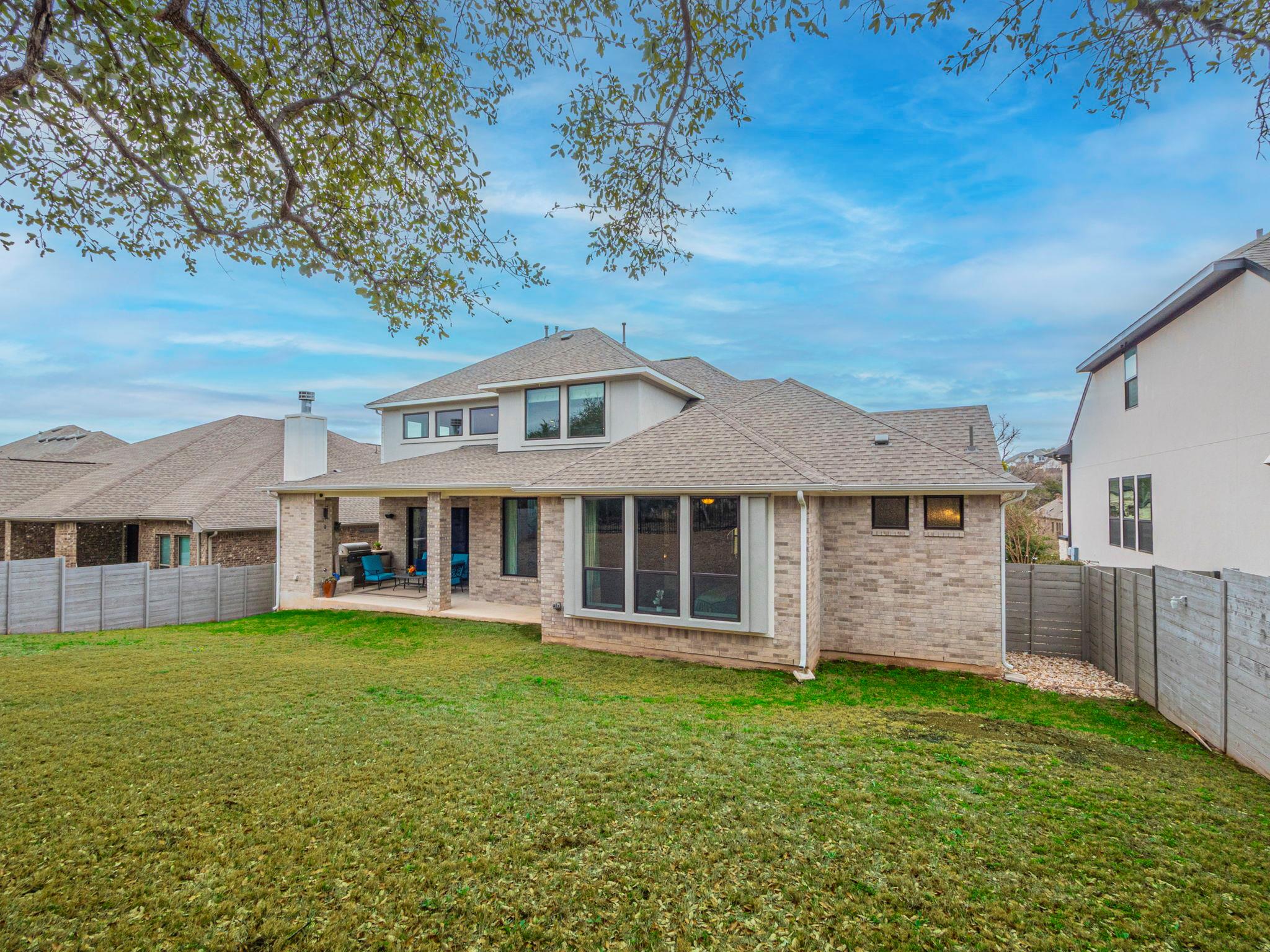 112 HOLLYTREE Ct, Georgetown, TX 78628