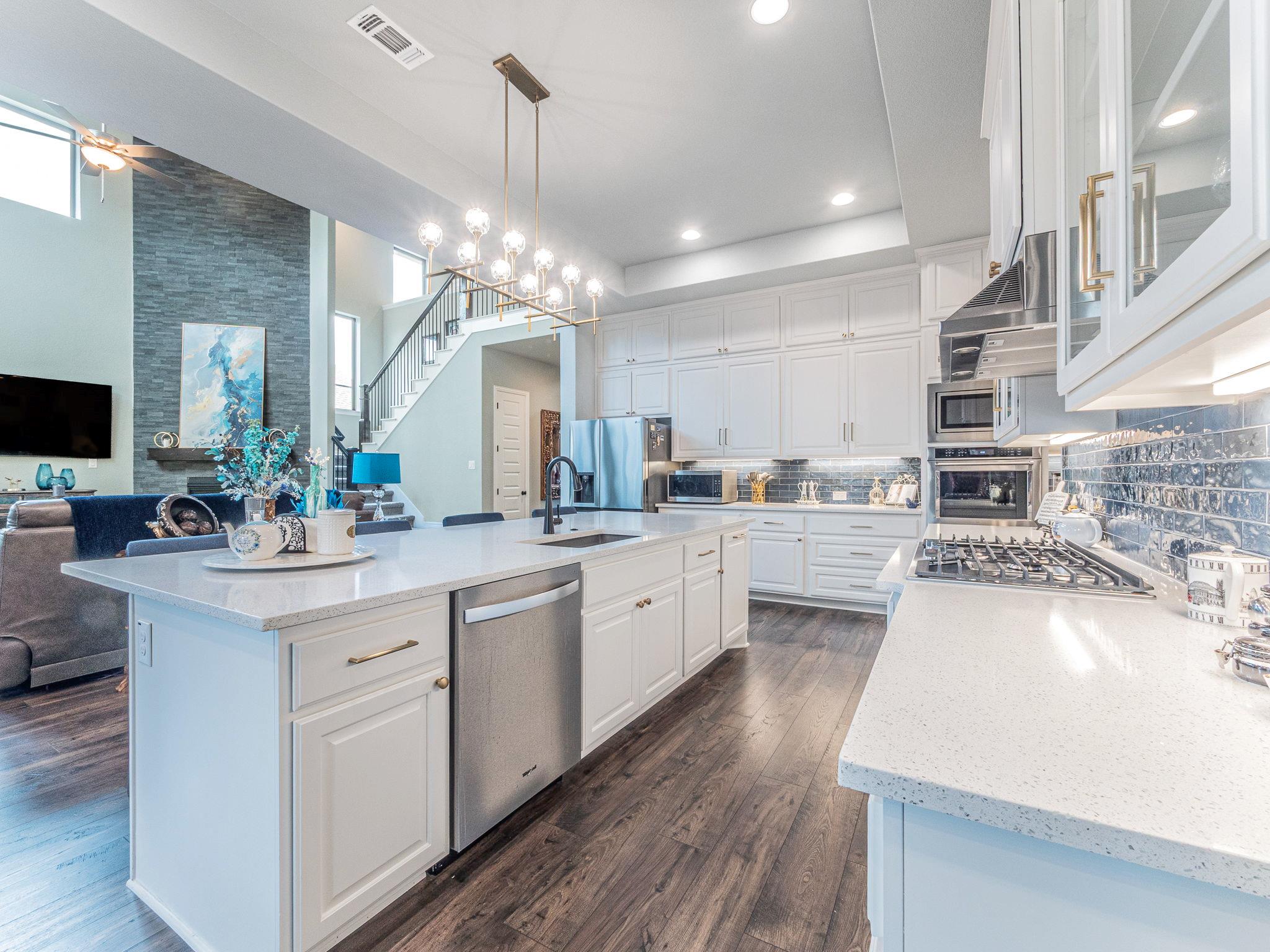 112 HOLLYTREE Ct, Georgetown, TX 78628