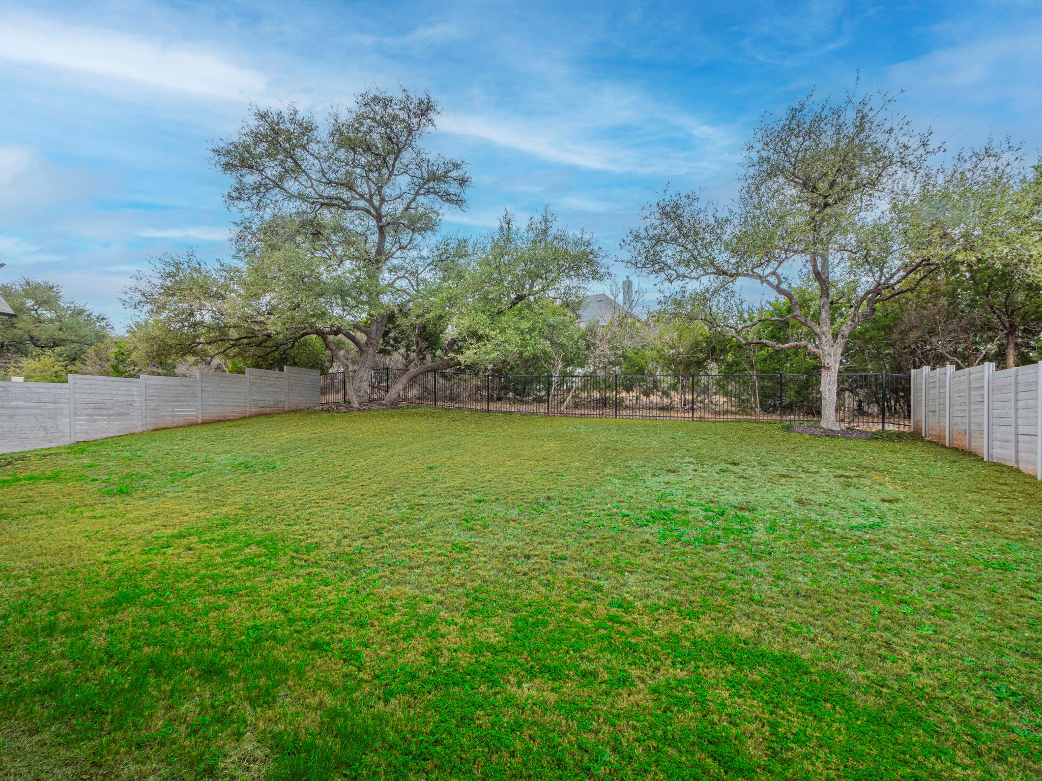 112 HOLLYTREE Ct, Georgetown, TX 78628