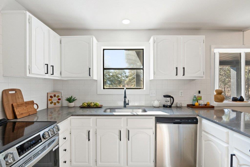 234 Woodcreek Dr, Wimberley, TX 78676