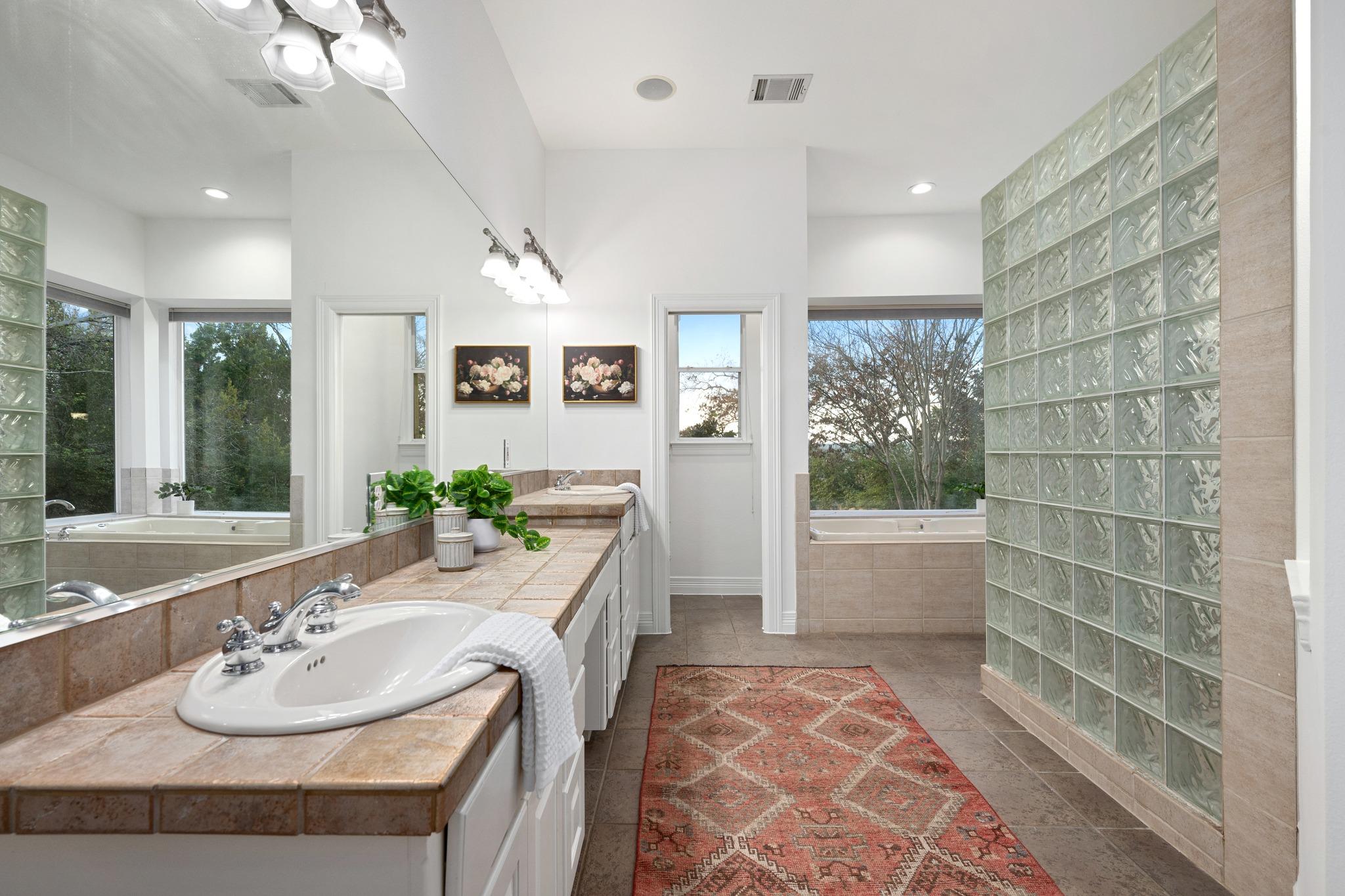 600 N River Hills Rd, Austin, TX 78733