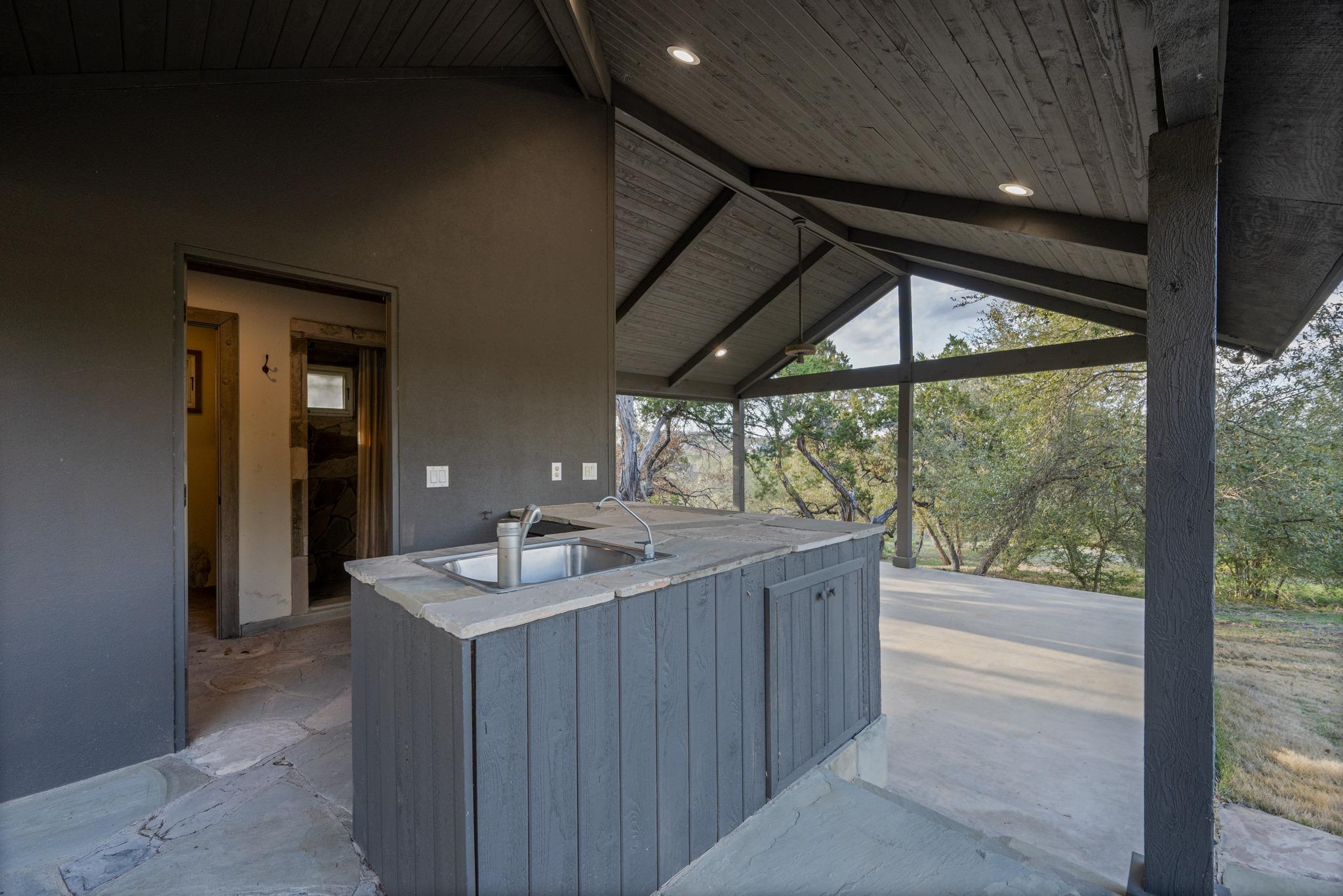 600 N River Hills Rd, Austin, TX 78733