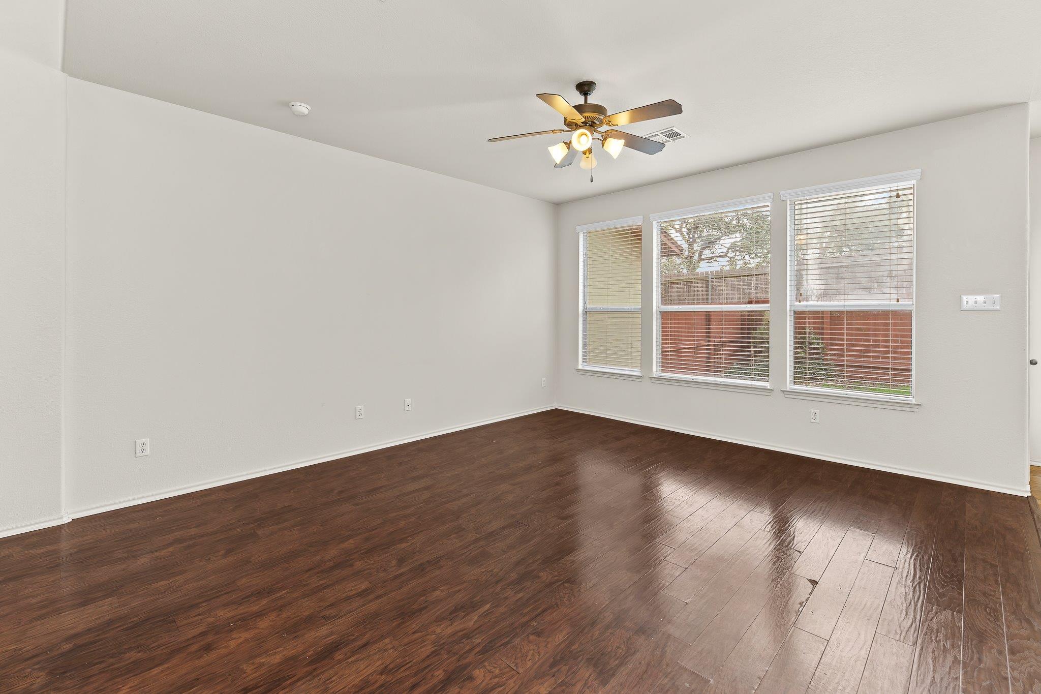 2410 Great Oaks Dr # 202, Round Rock, TX 78681