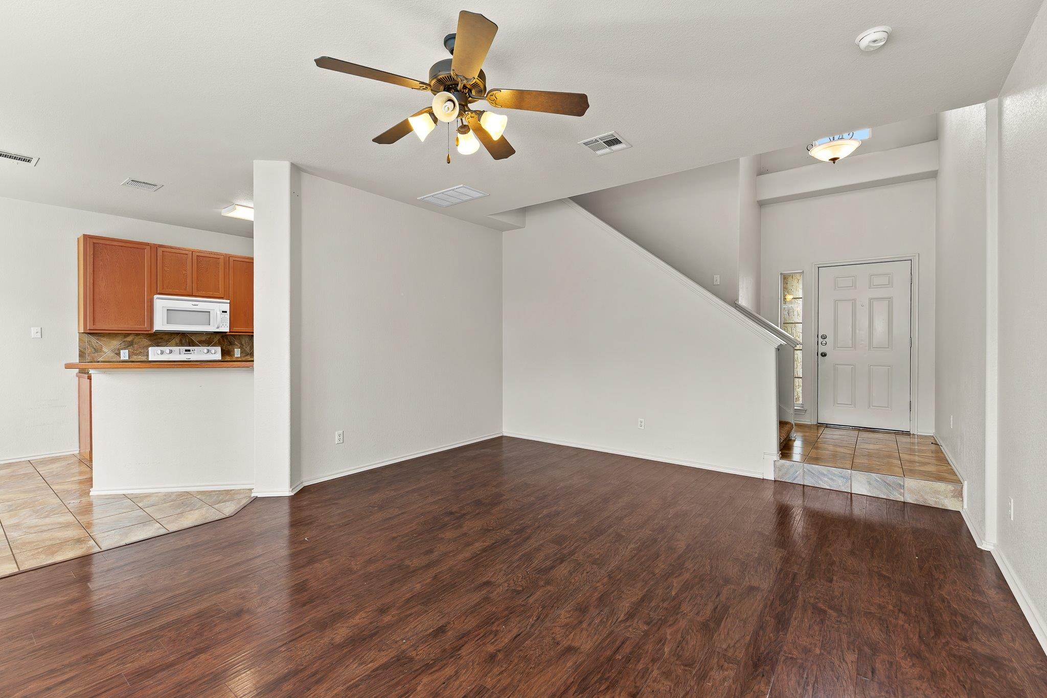 2410 Great Oaks Dr # 202, Round Rock, TX 78681