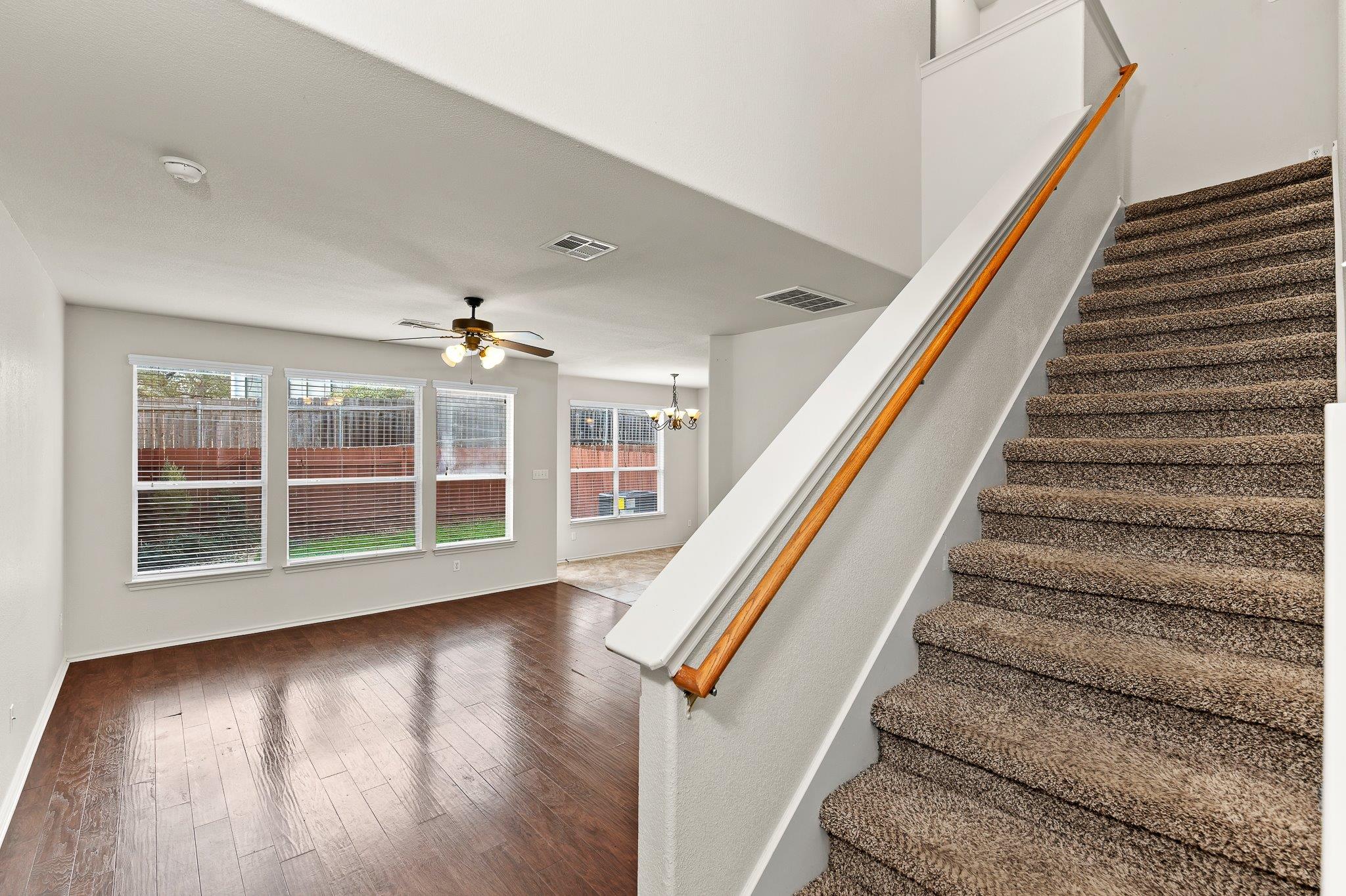 2410 Great Oaks Dr # 202, Round Rock, TX 78681