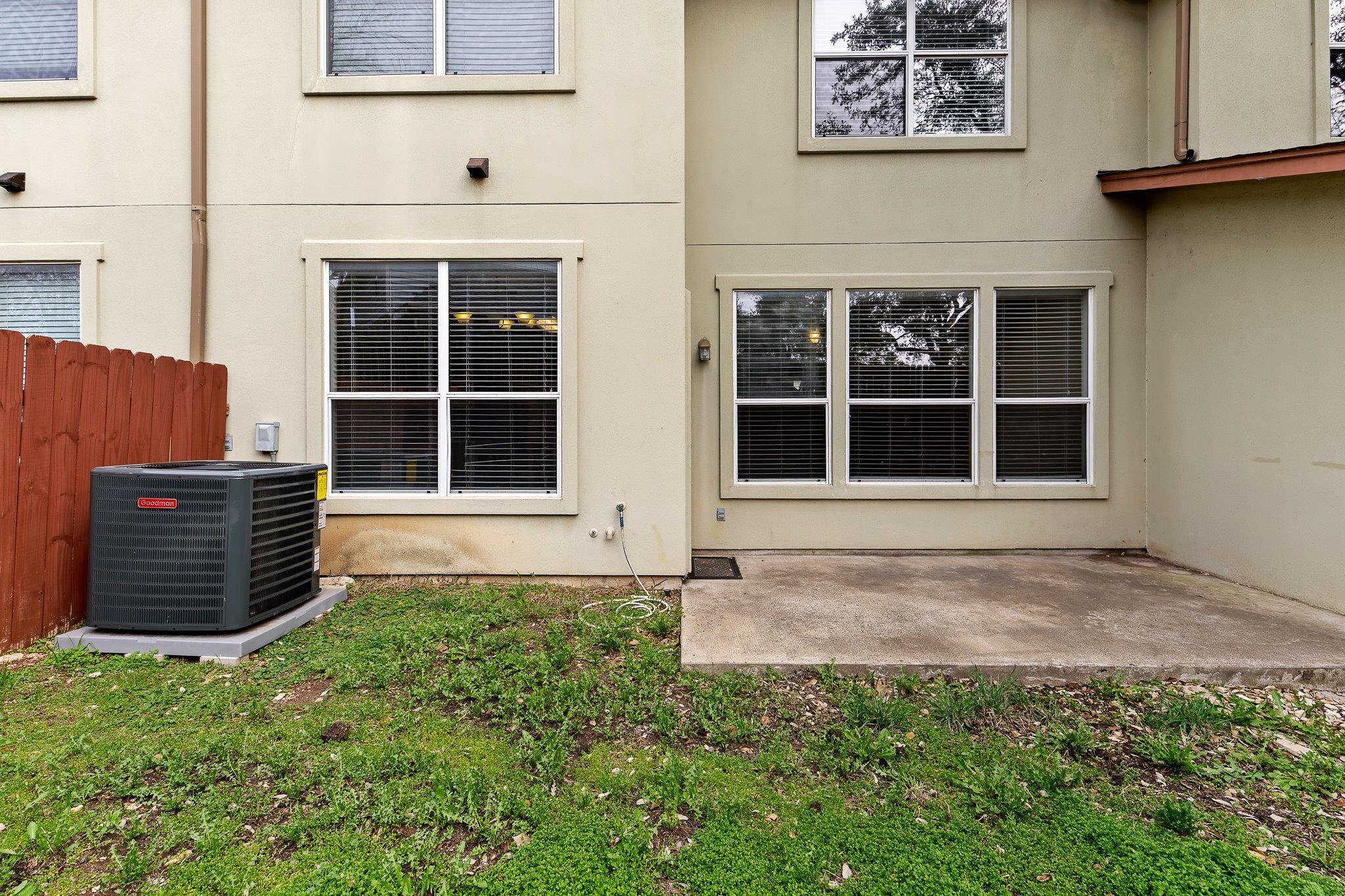 2410 Great Oaks Dr # 202, Round Rock, TX 78681