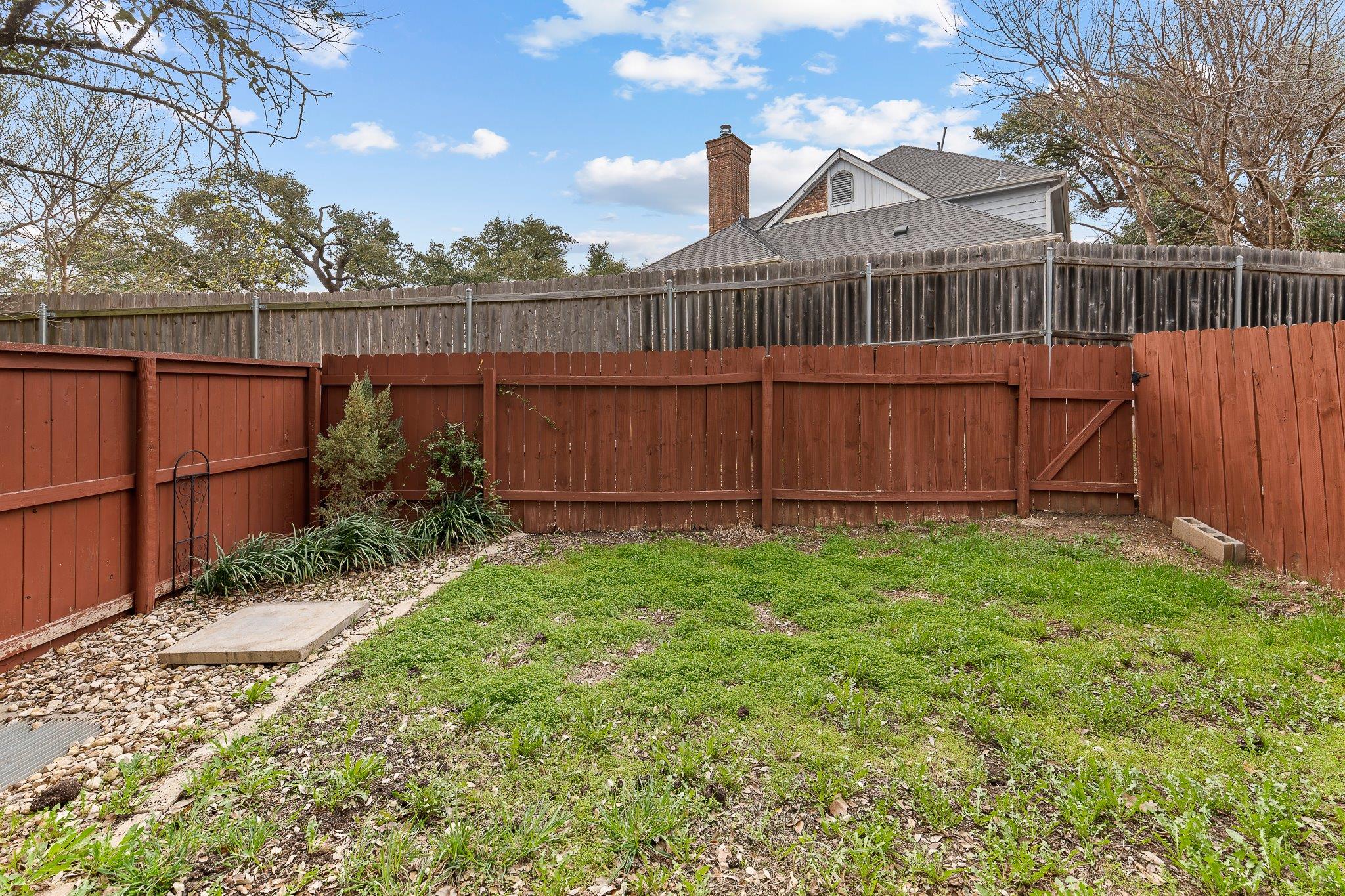 2410 Great Oaks Dr # 202, Round Rock, TX 78681