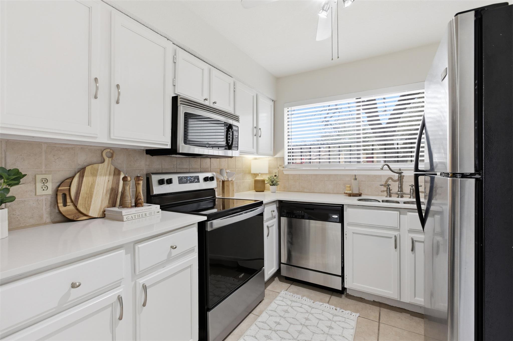 8142 Ceberry Dr # B, Austin, TX 78759