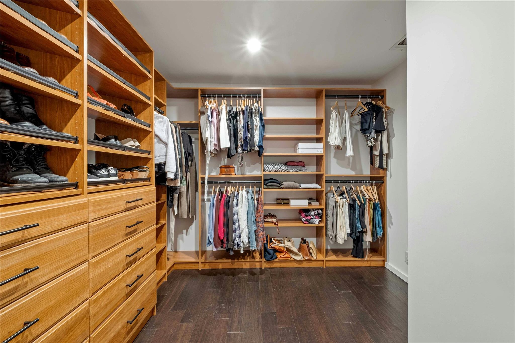 202 Laurelwood Trl, Austin, TX 78746