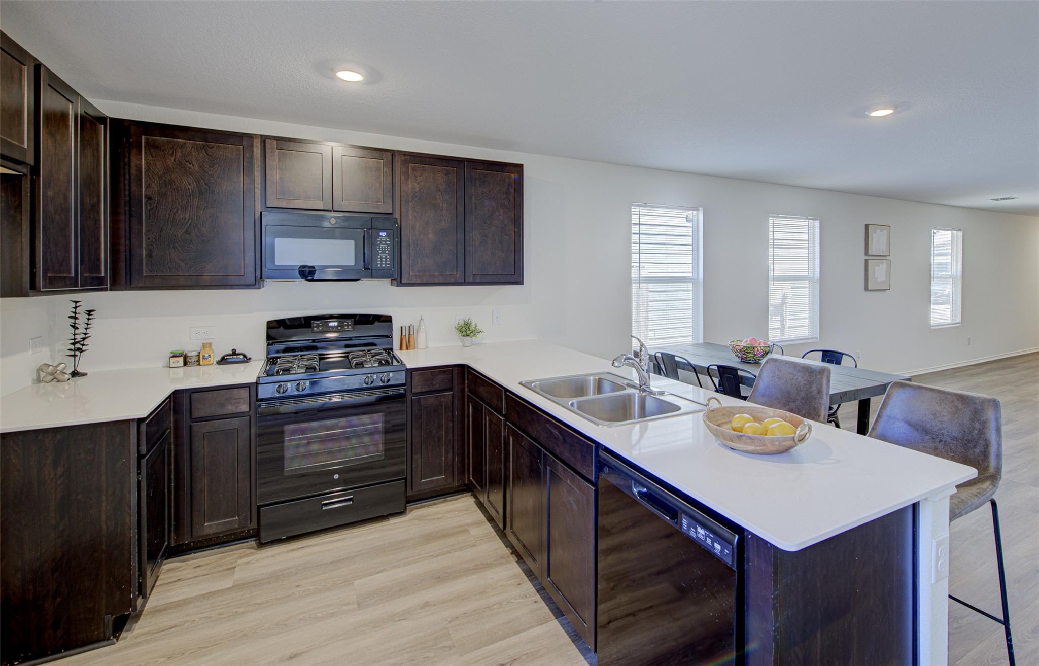 517 Thunderstorm Ave, Lockhart, TX 78644