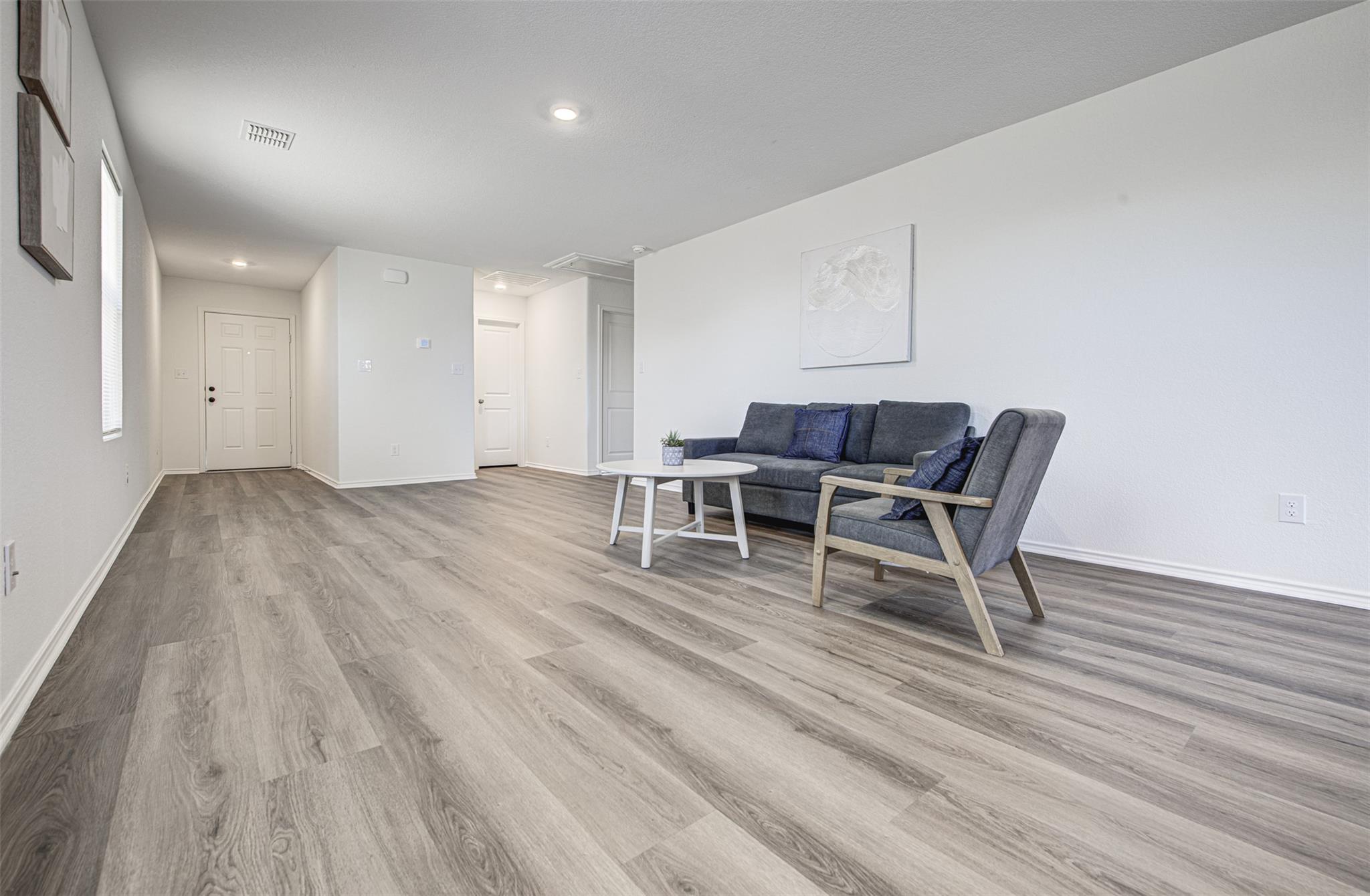 517 Thunderstorm Ave, Lockhart, TX 78644