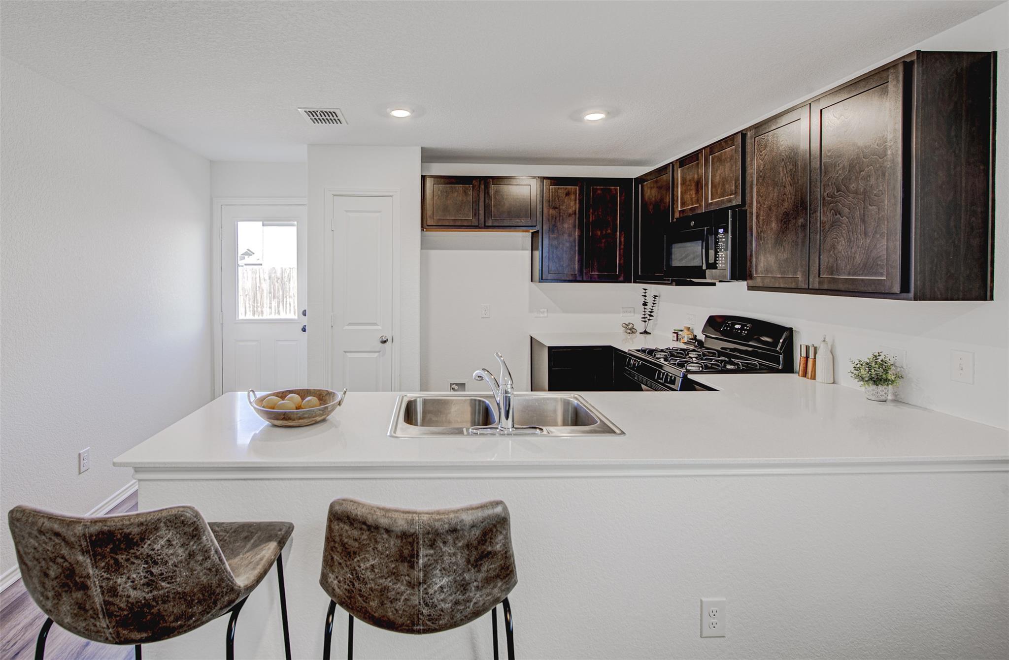 517 Thunderstorm Ave, Lockhart, TX 78644