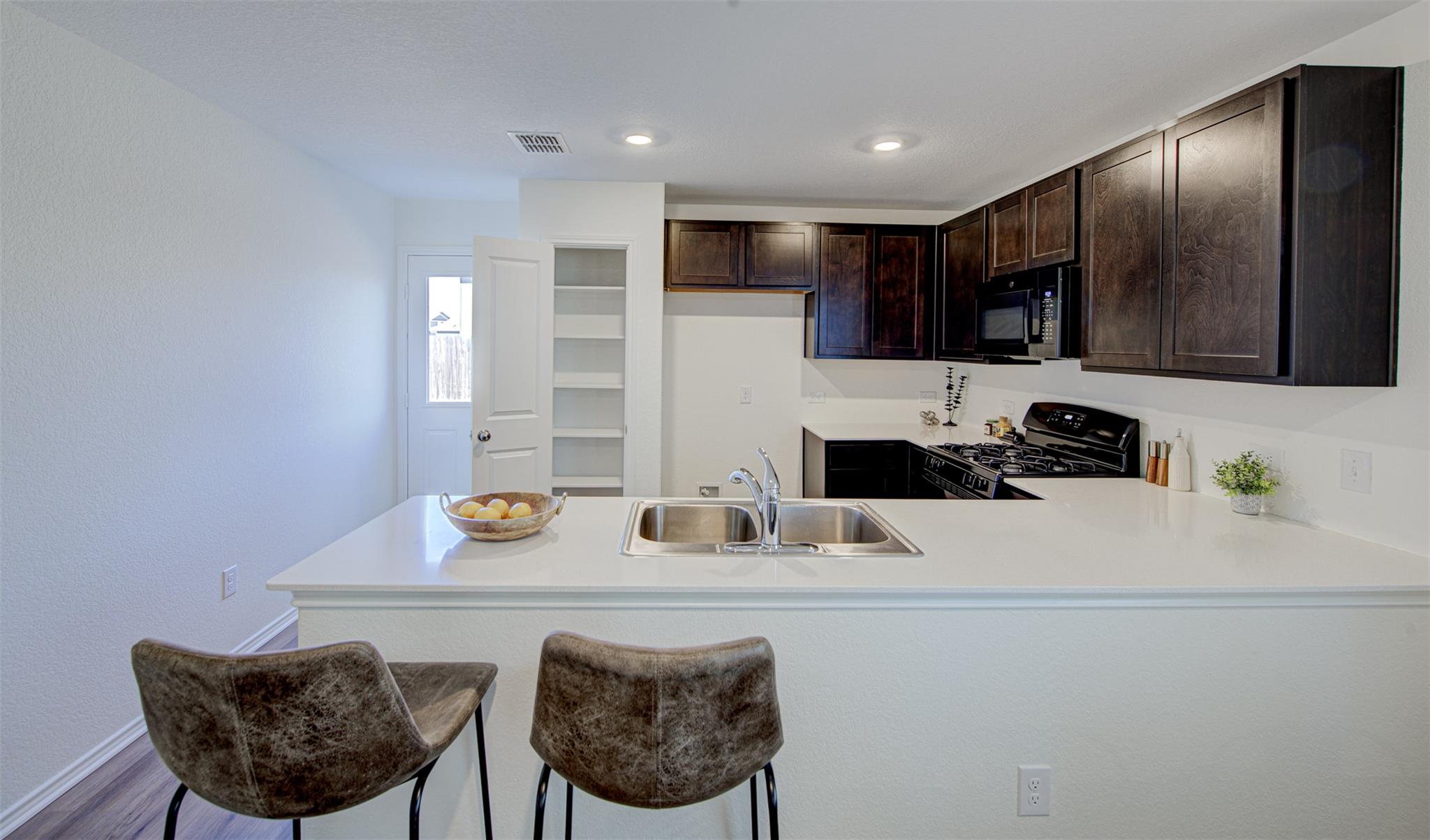 517 Thunderstorm Ave, Lockhart, TX 78644