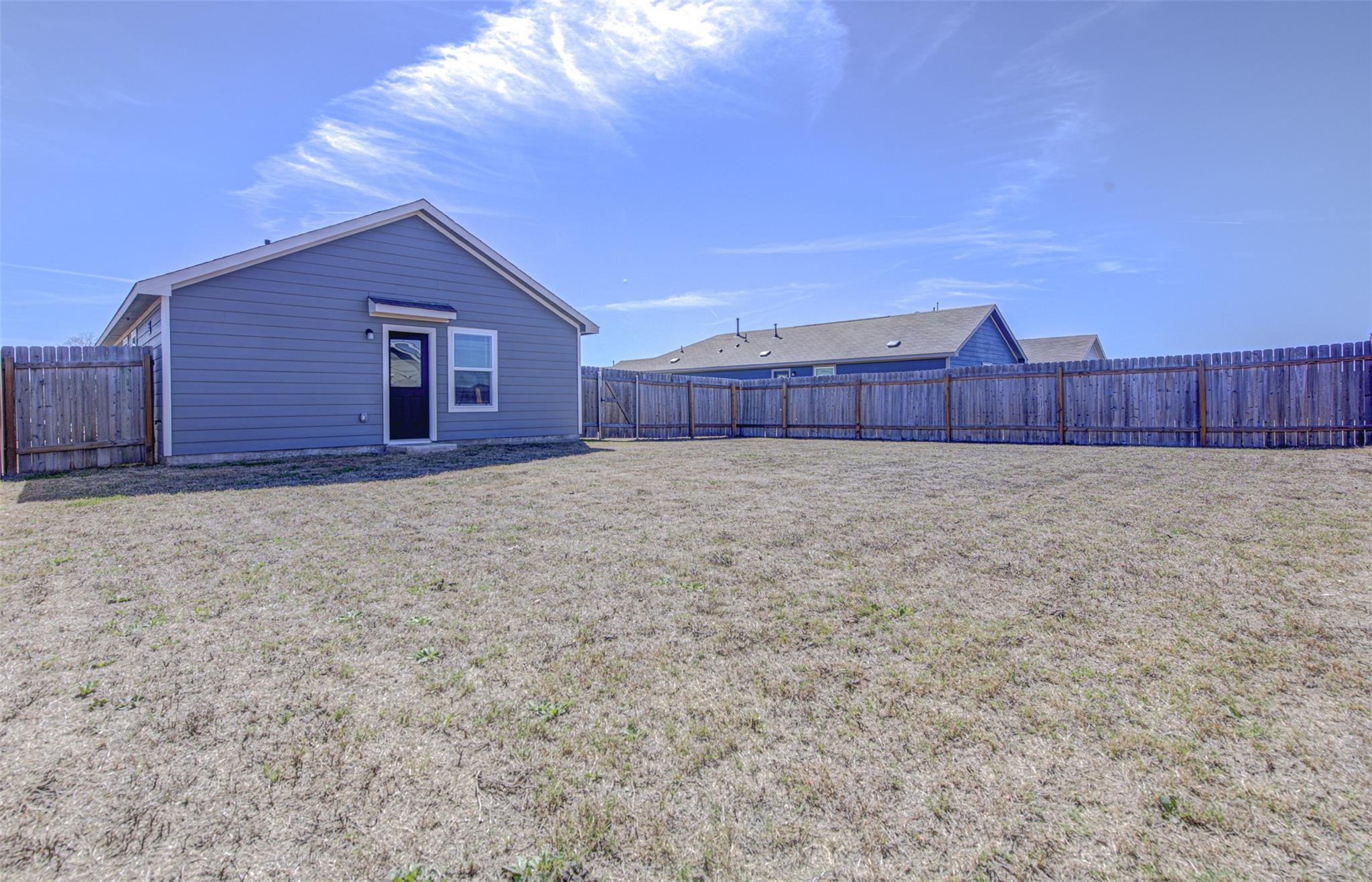 517 Thunderstorm Ave, Lockhart, TX 78644