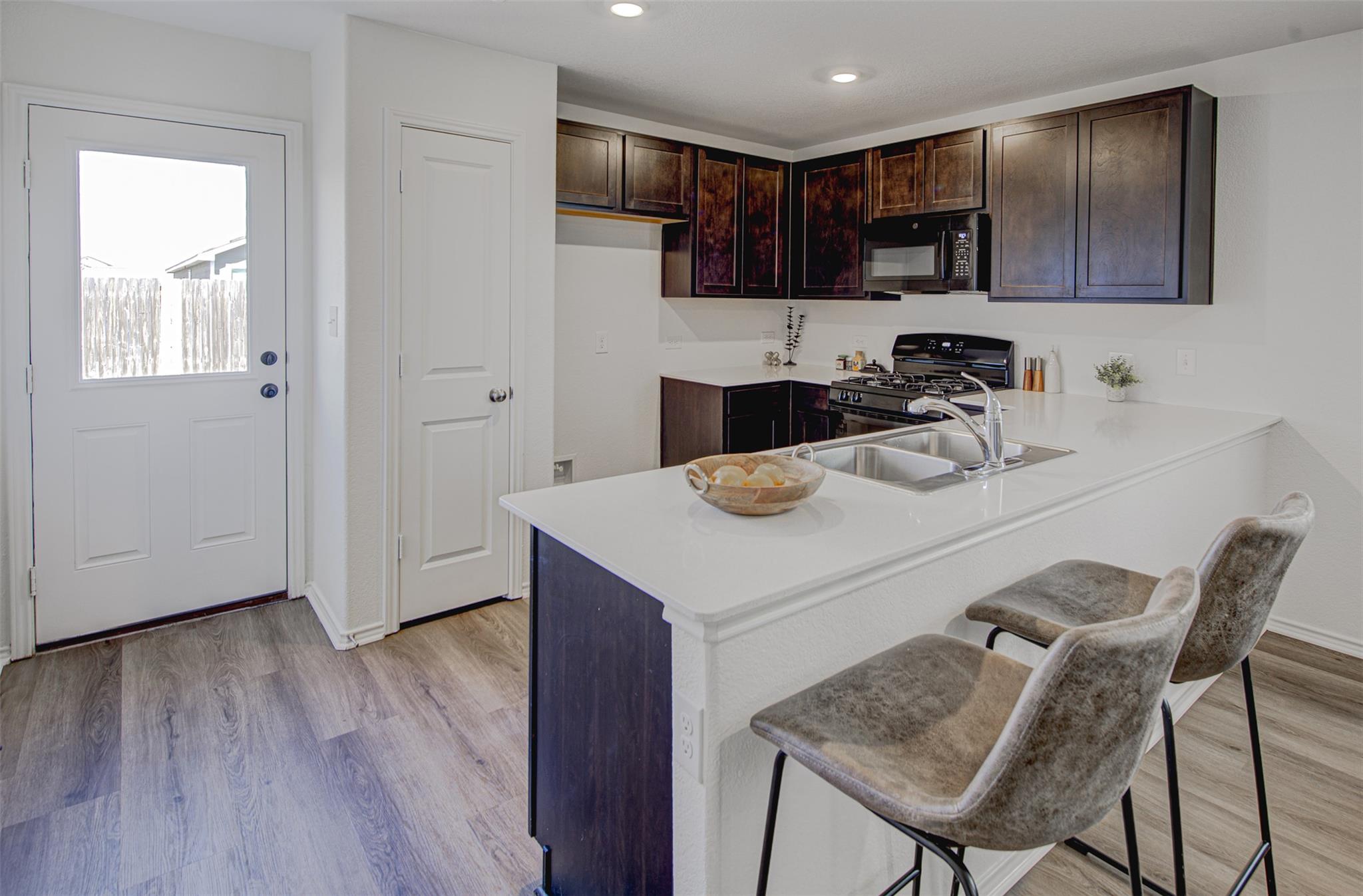 517 Thunderstorm Ave, Lockhart, TX 78644