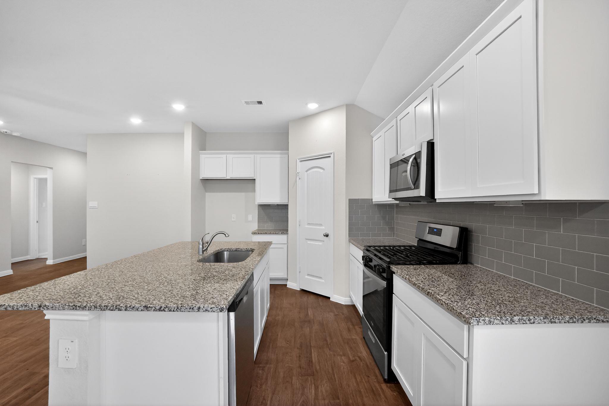 206 ADDISON Pl, Lockhart, TX 78644