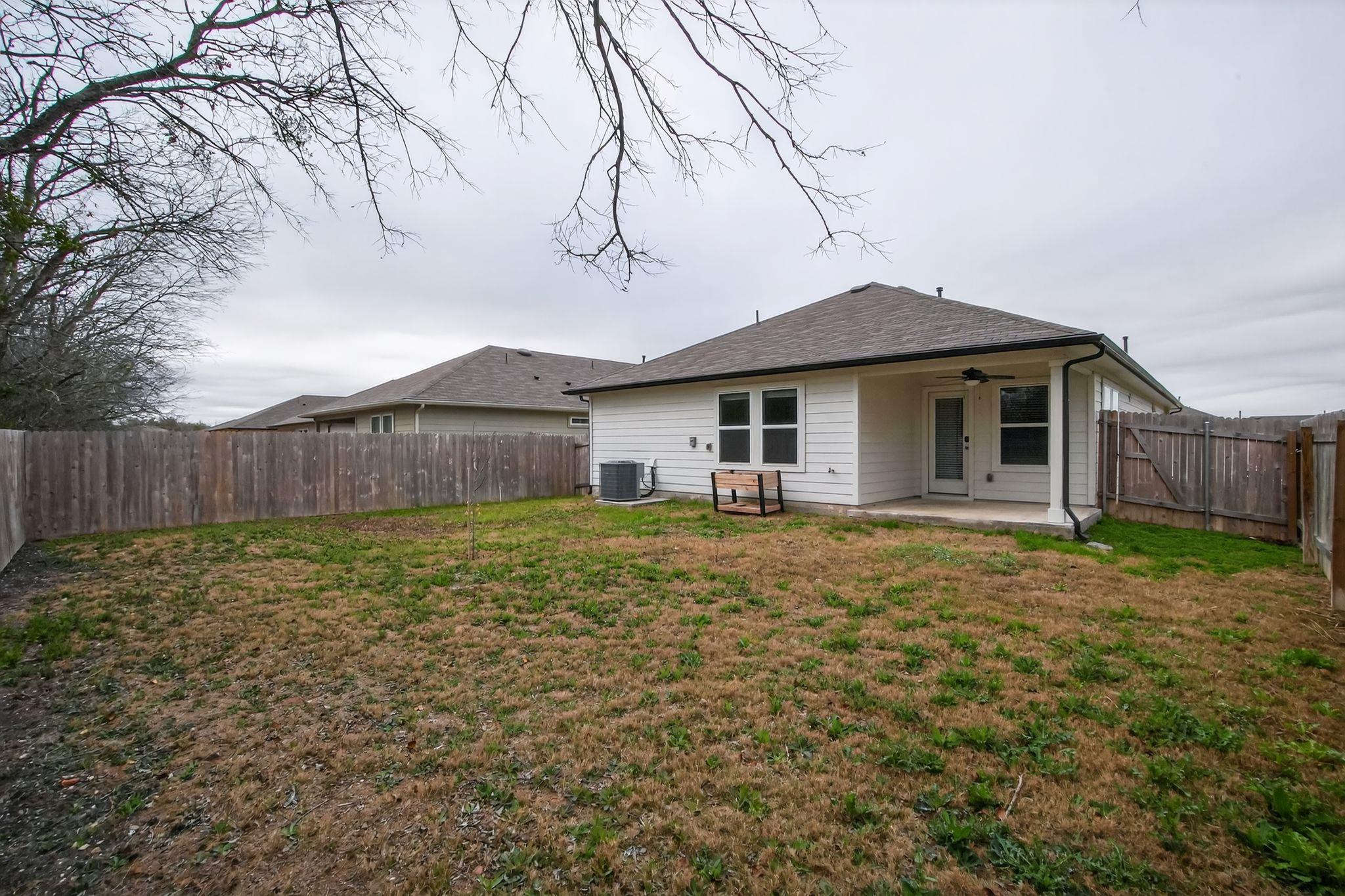 206 ADDISON Pl, Lockhart, TX 78644