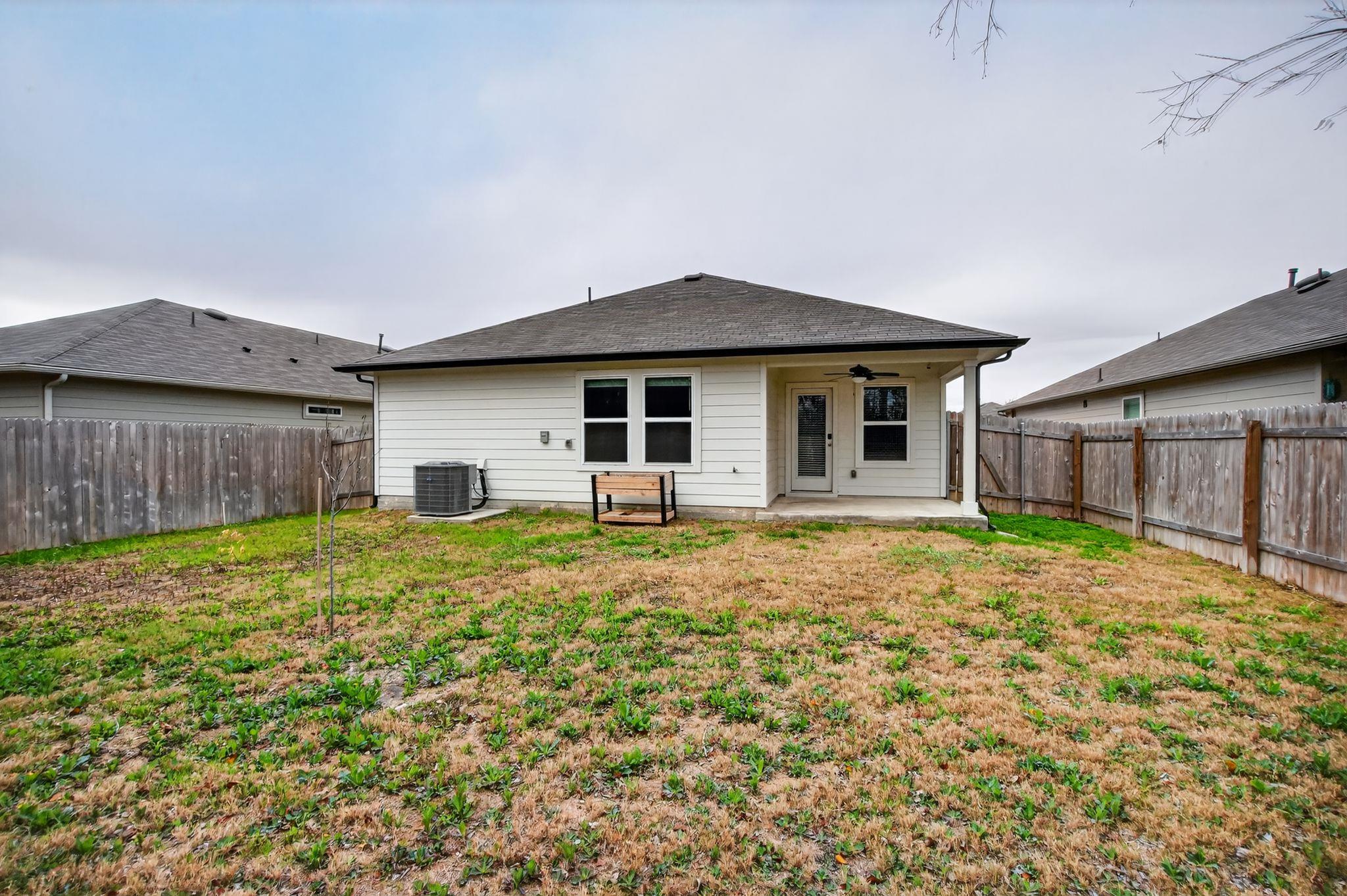 206 ADDISON Pl, Lockhart, TX 78644