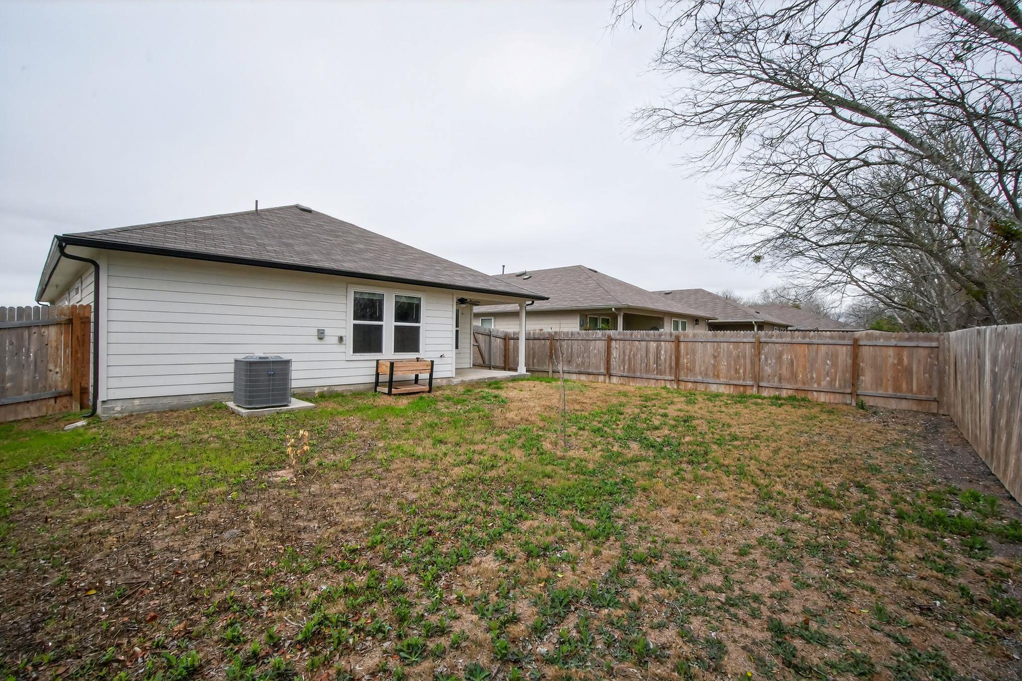 206 ADDISON Pl, Lockhart, TX 78644