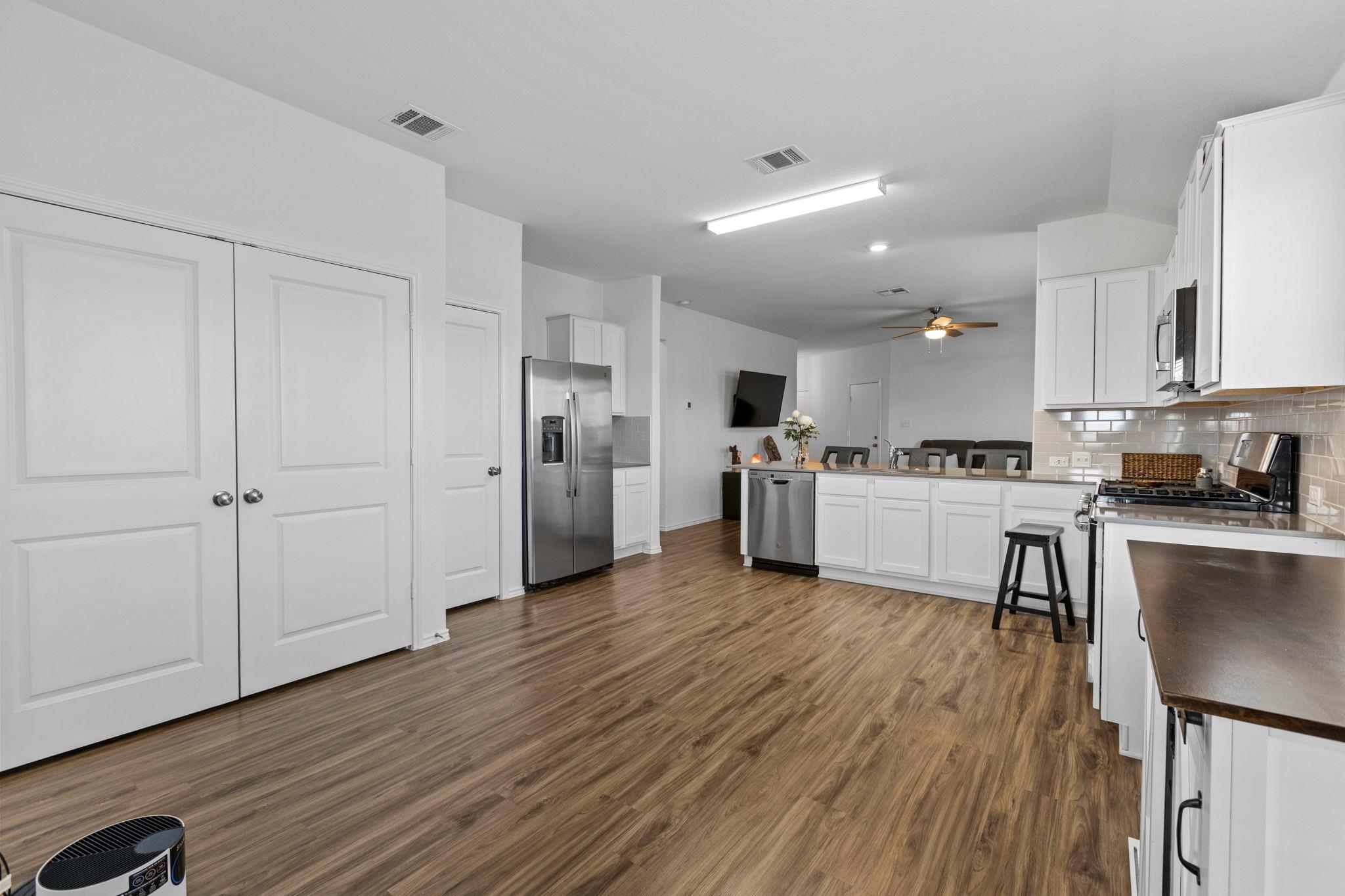 200 High Plains Pass, Liberty Hill, TX 78642