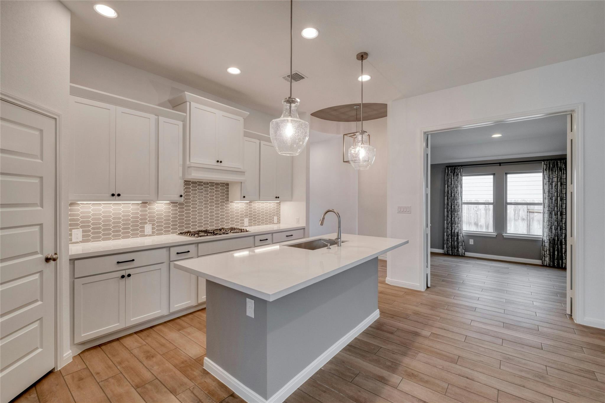 305 Langhorne Bnd, Liberty Hill, TX 78642