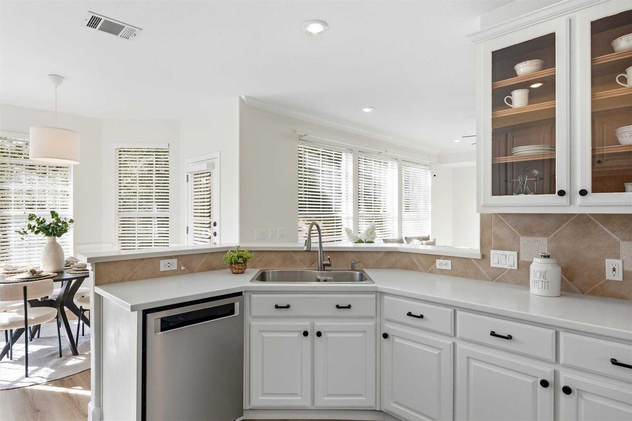 9400 Savannah Ridge Dr, Austin, TX 78726