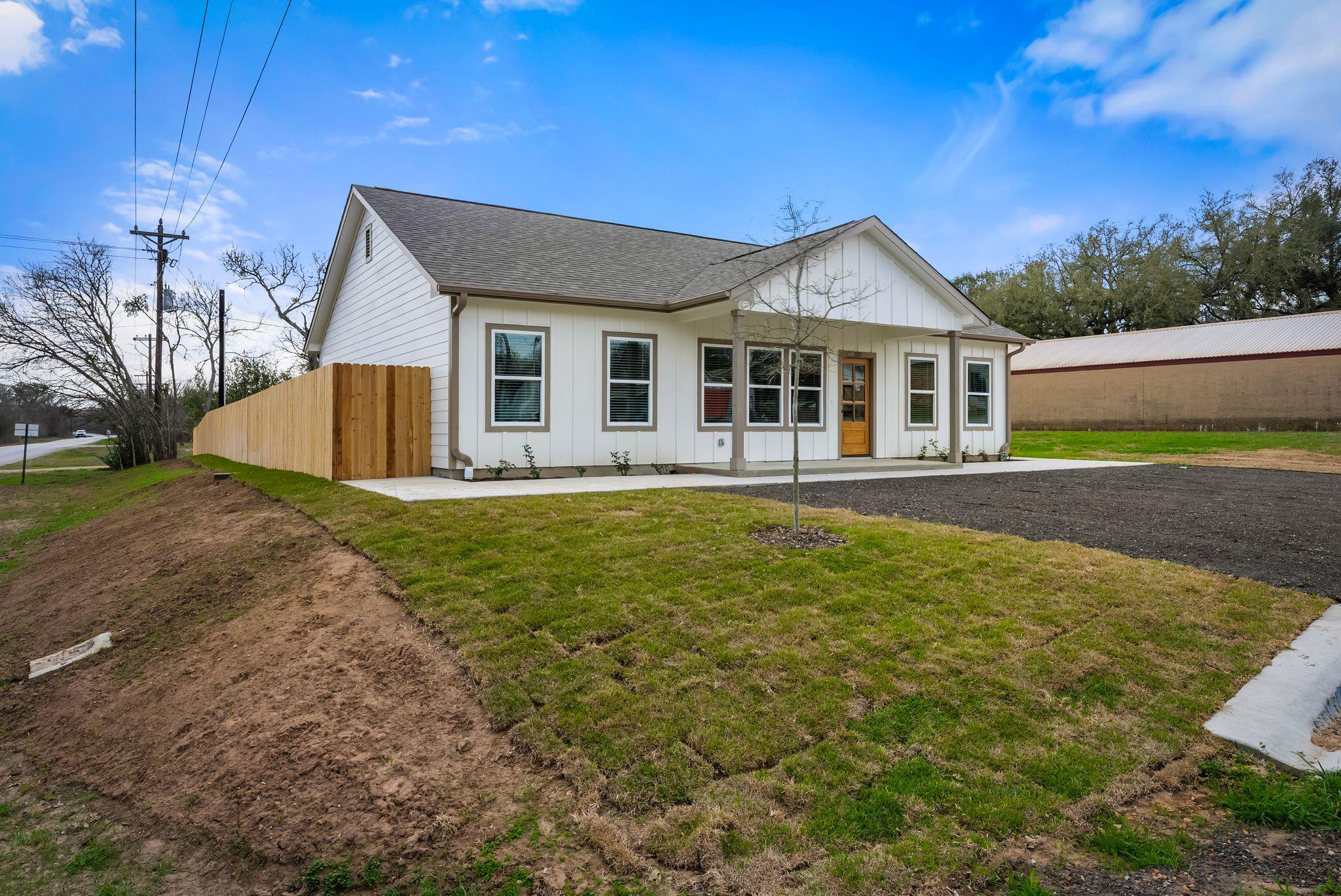 103 Lentz Main St, Red Rock, TX 78662