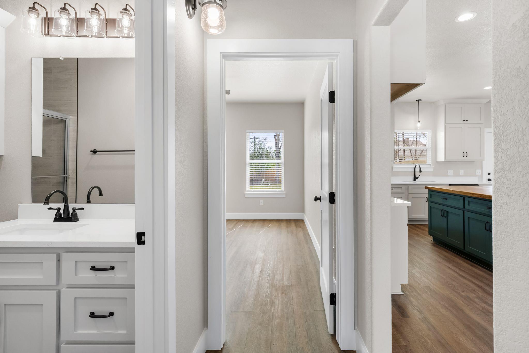 103 Lentz Main St, Red Rock, TX 78662